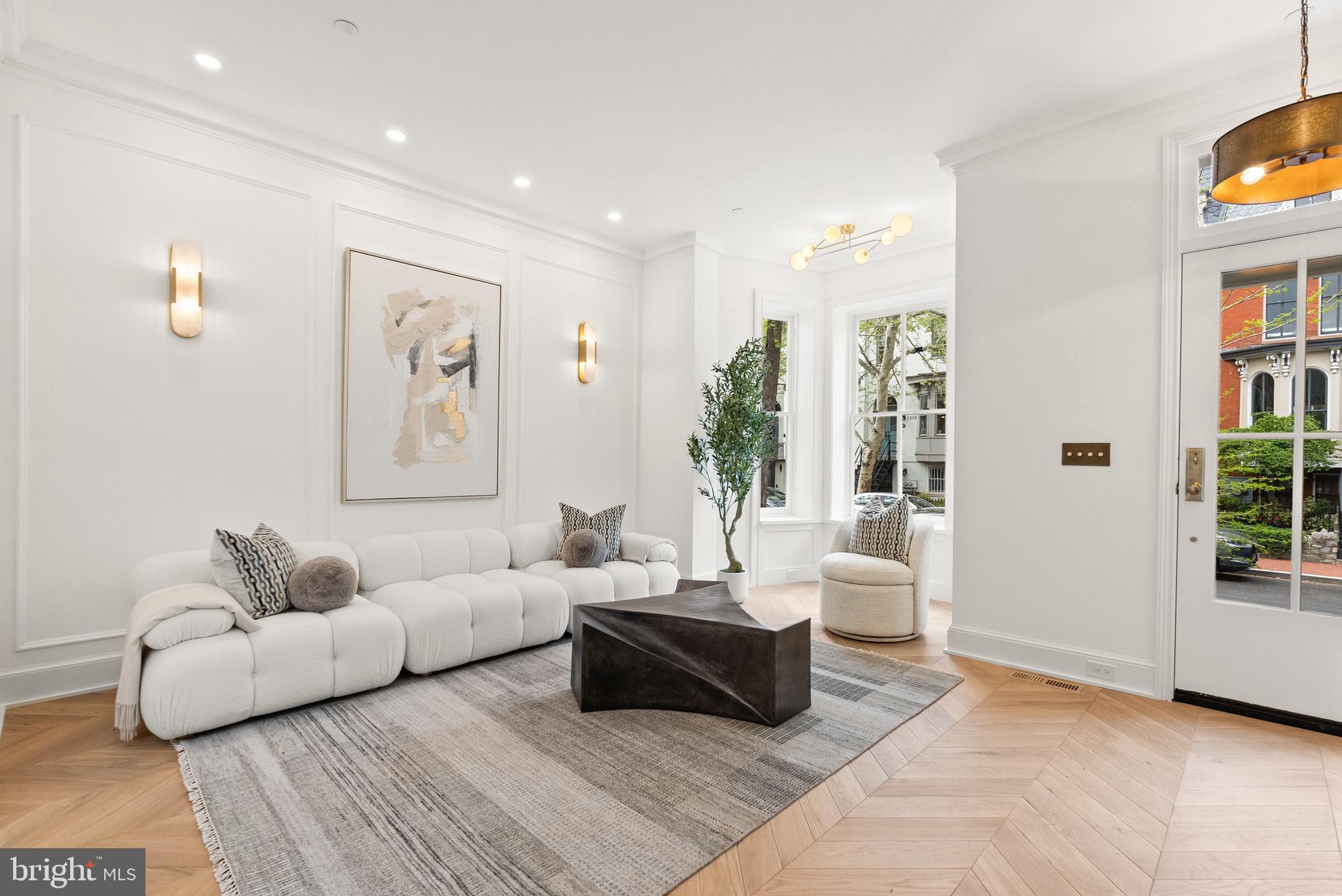 LOGAN CIRCLE - Residential