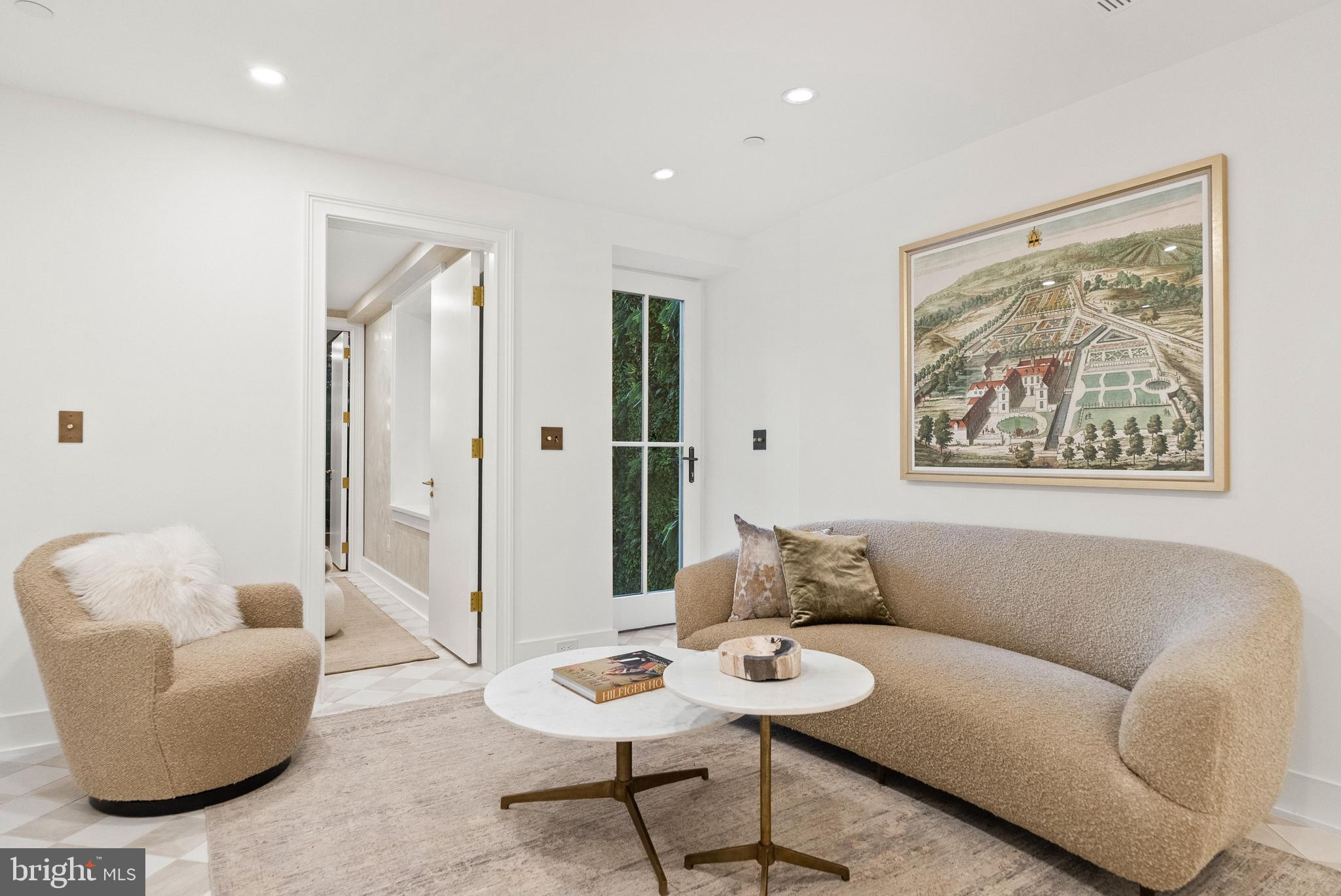 LOGAN CIRCLE - Residential