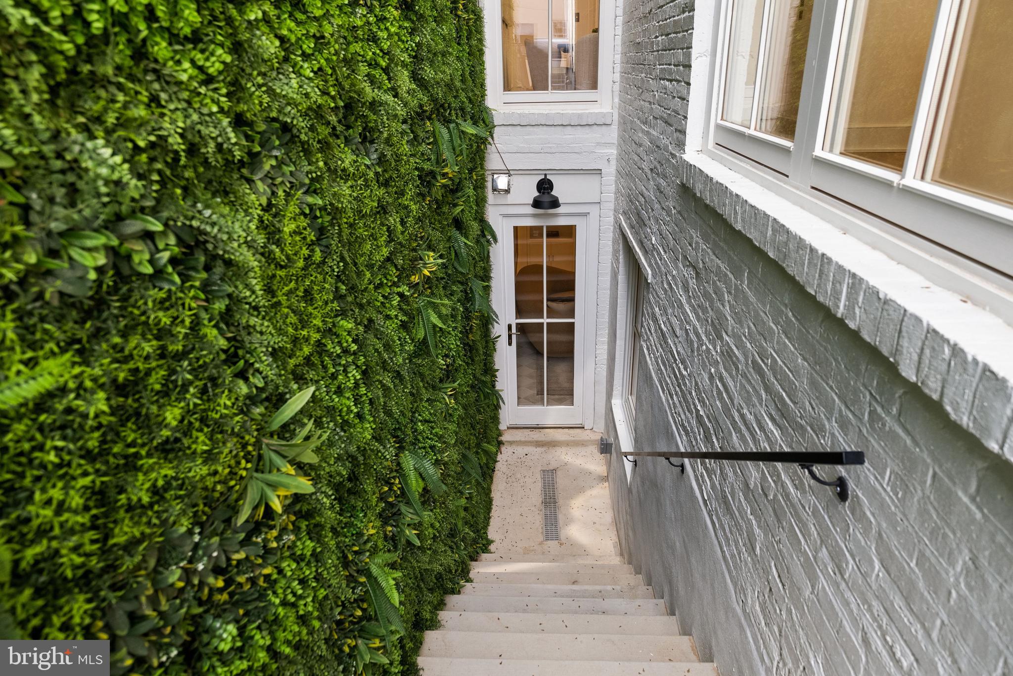 LOGAN CIRCLE - Residential