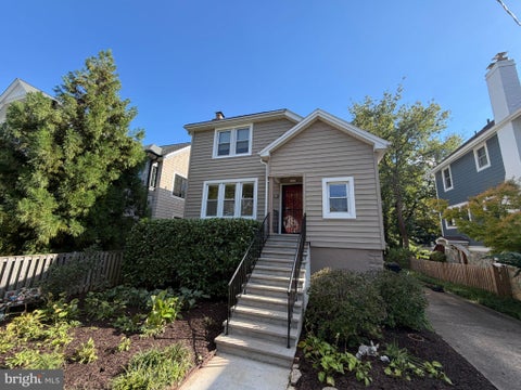 Photo of 3316 2nd Road N, ARLINGTON, VA 22201 (MLS # VAAR2080062)
