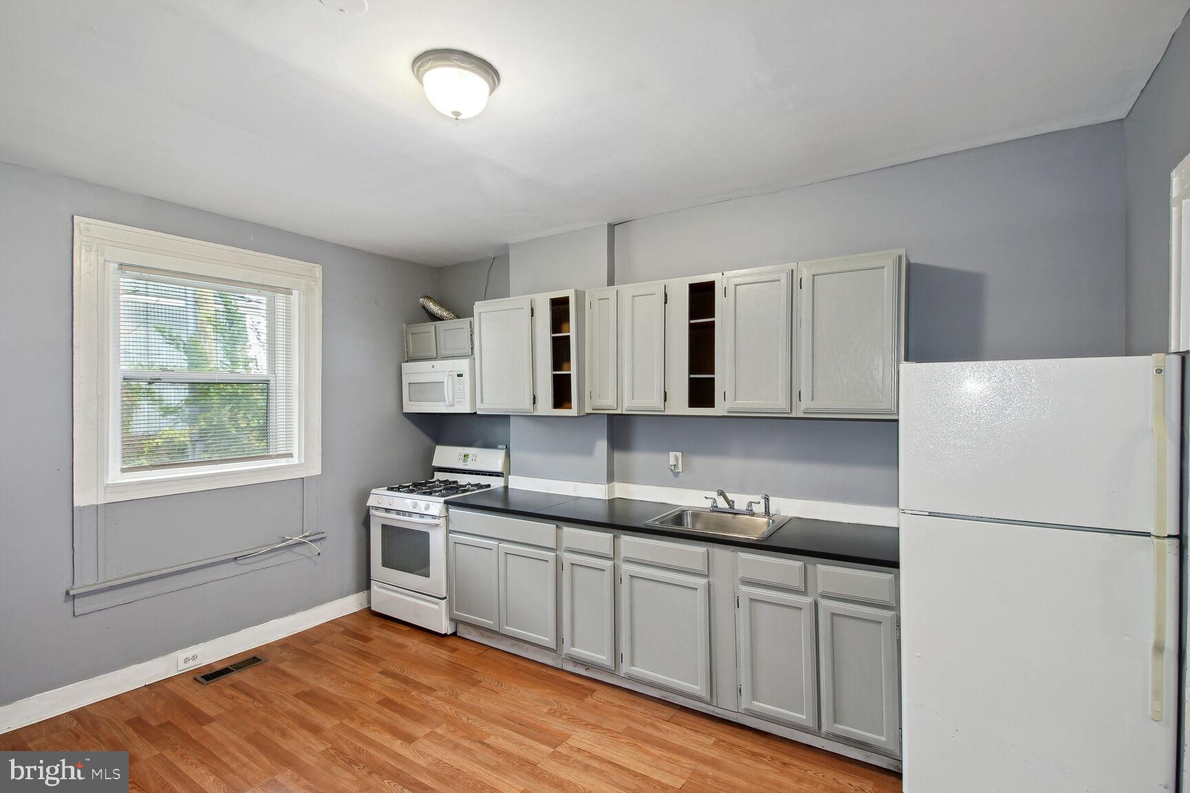 EAST BALTIMORE MIDWAY - Residential