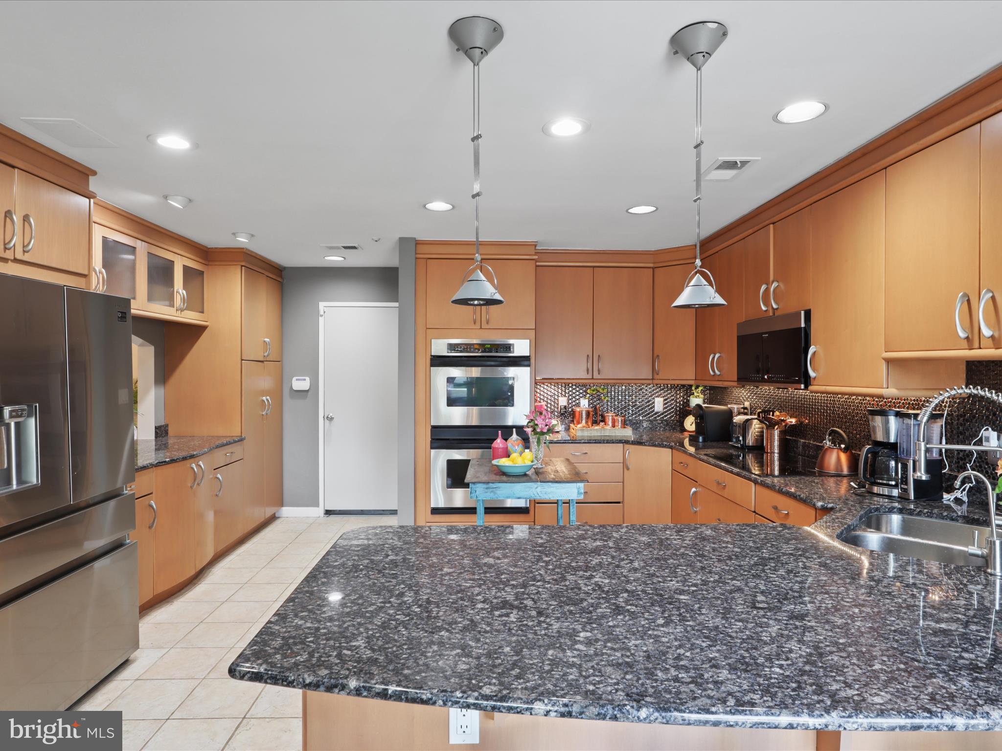 RESTON - Residential