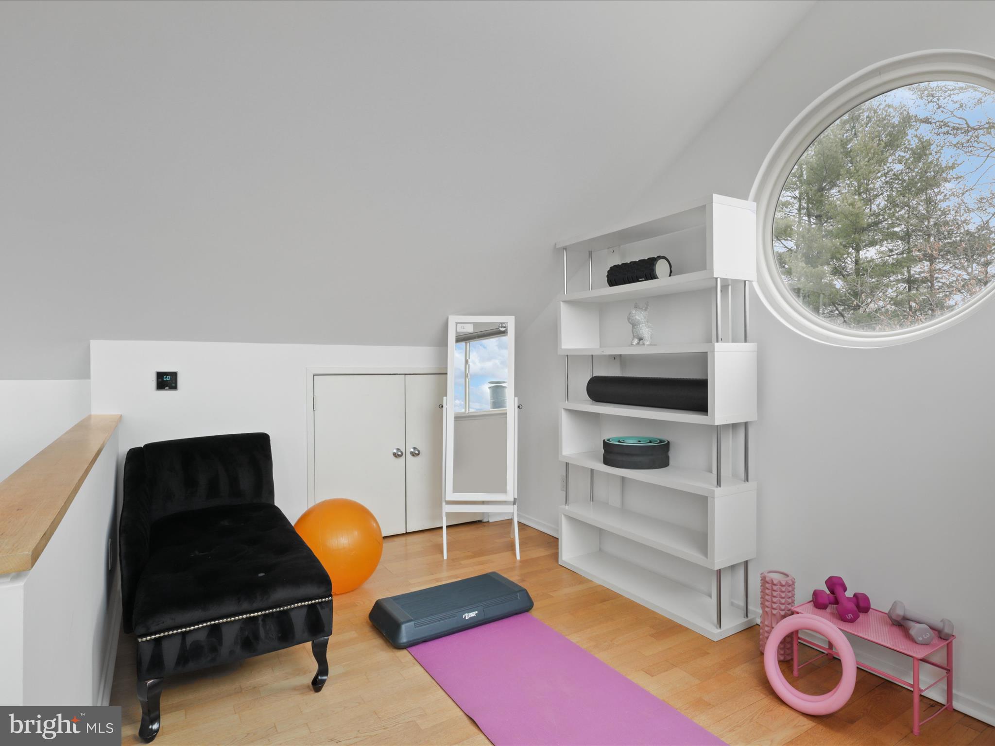 RESTON - Residential