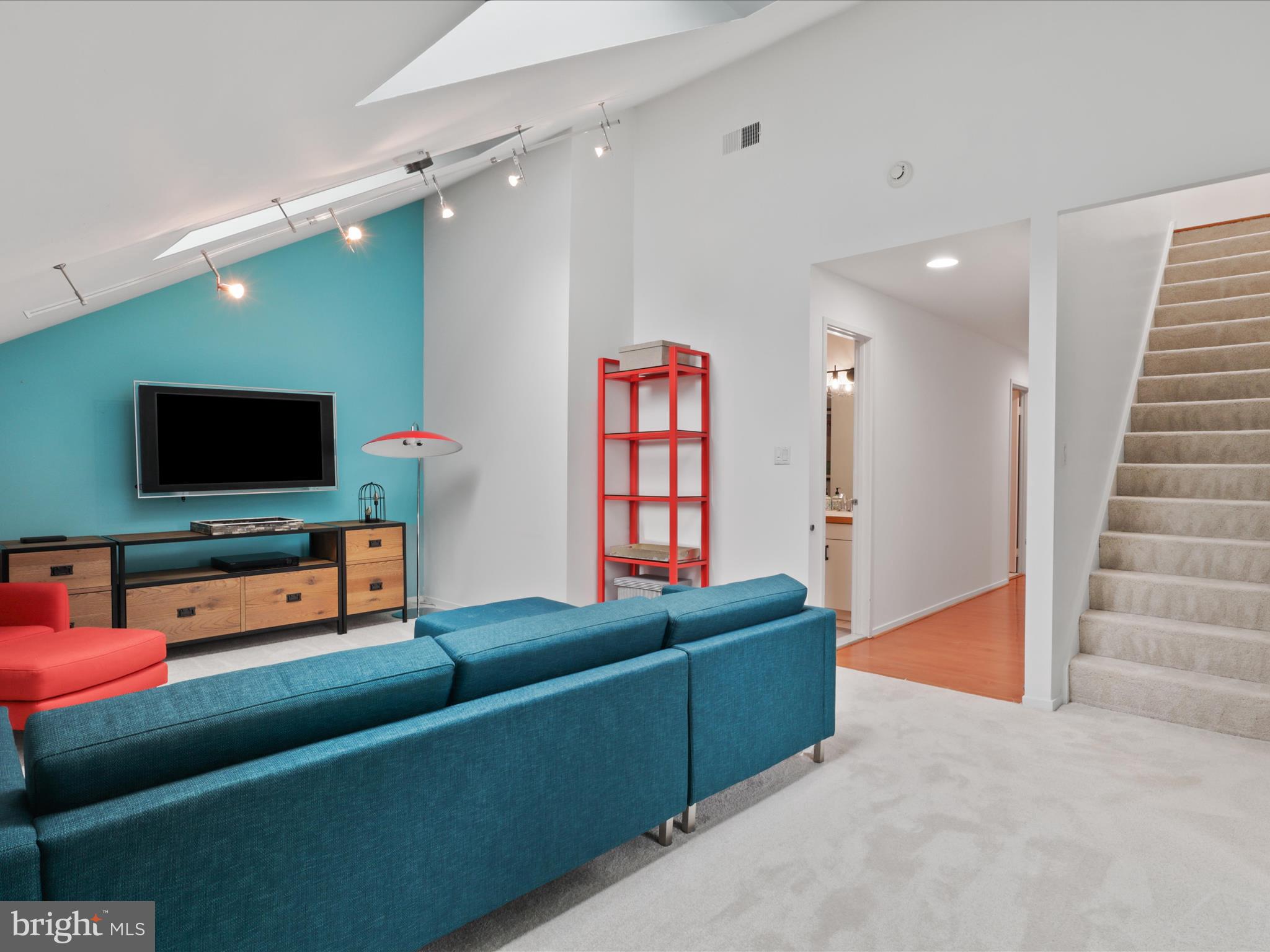 RESTON - Residential