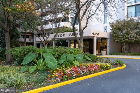 Photo of 4141 Henderson Road #910, ARLINGTON, VA 22203 (MLS # VAAR2080310)