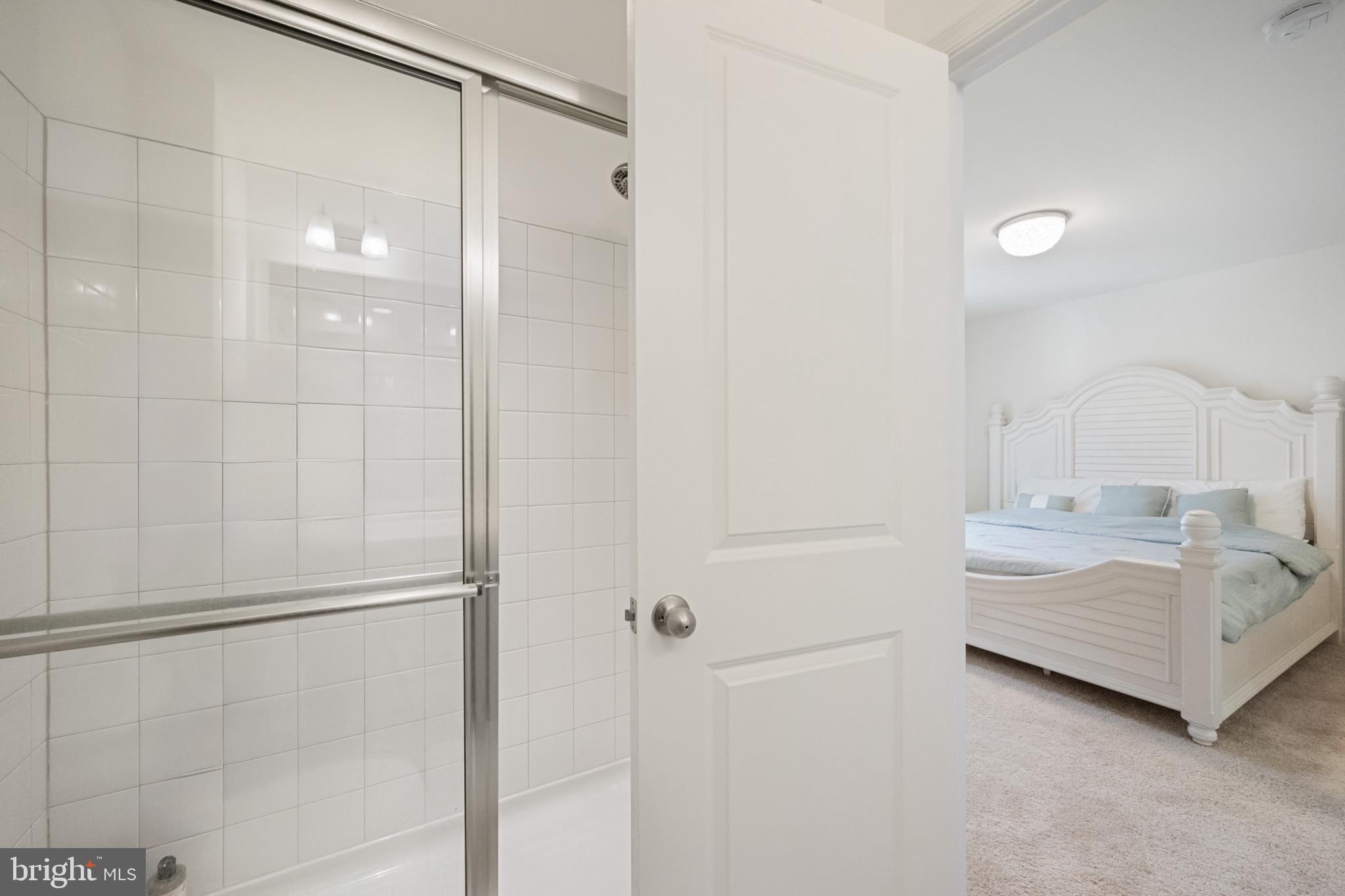 WHISPERING PINES - Residential