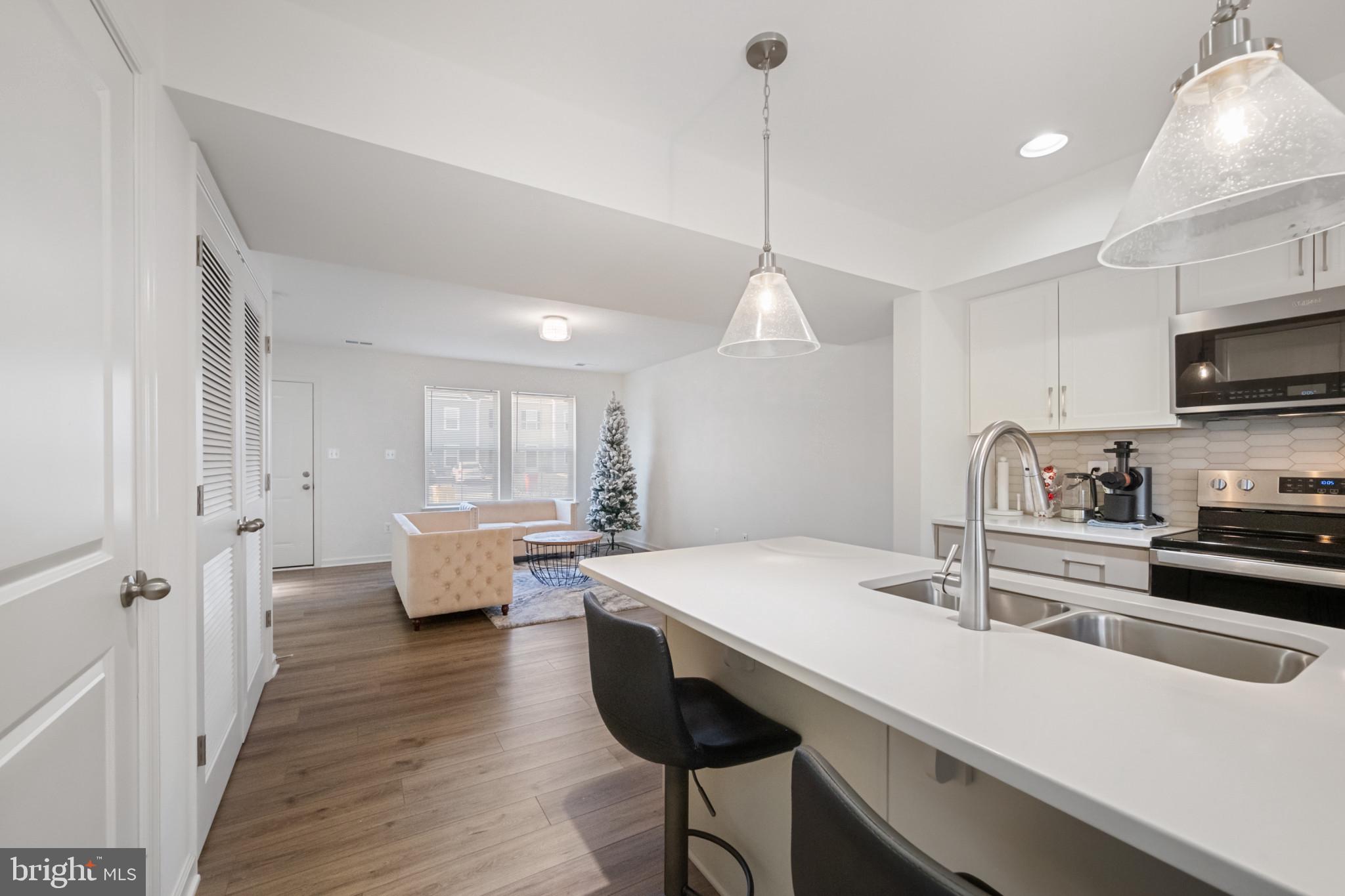 WHISPERING PINES - Residential