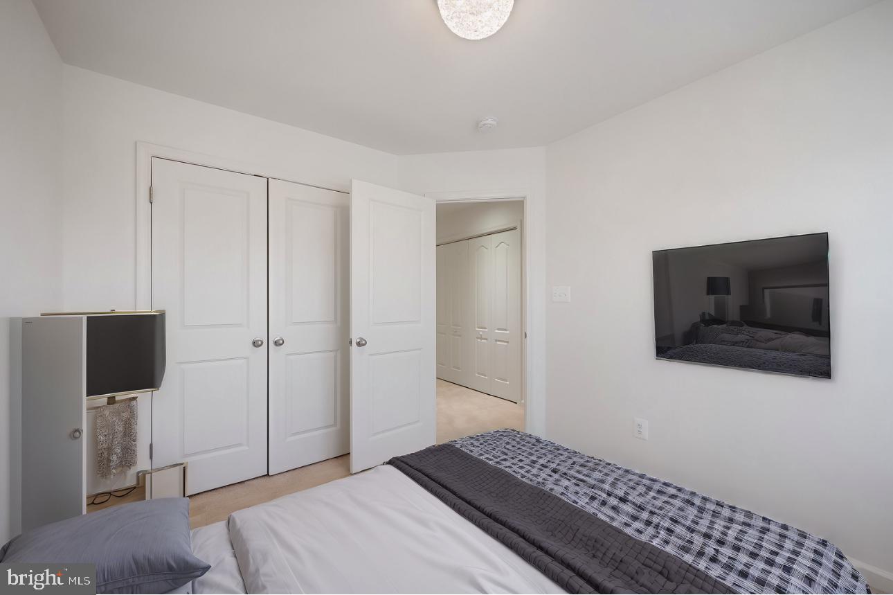 WHISPERING PINES - Residential