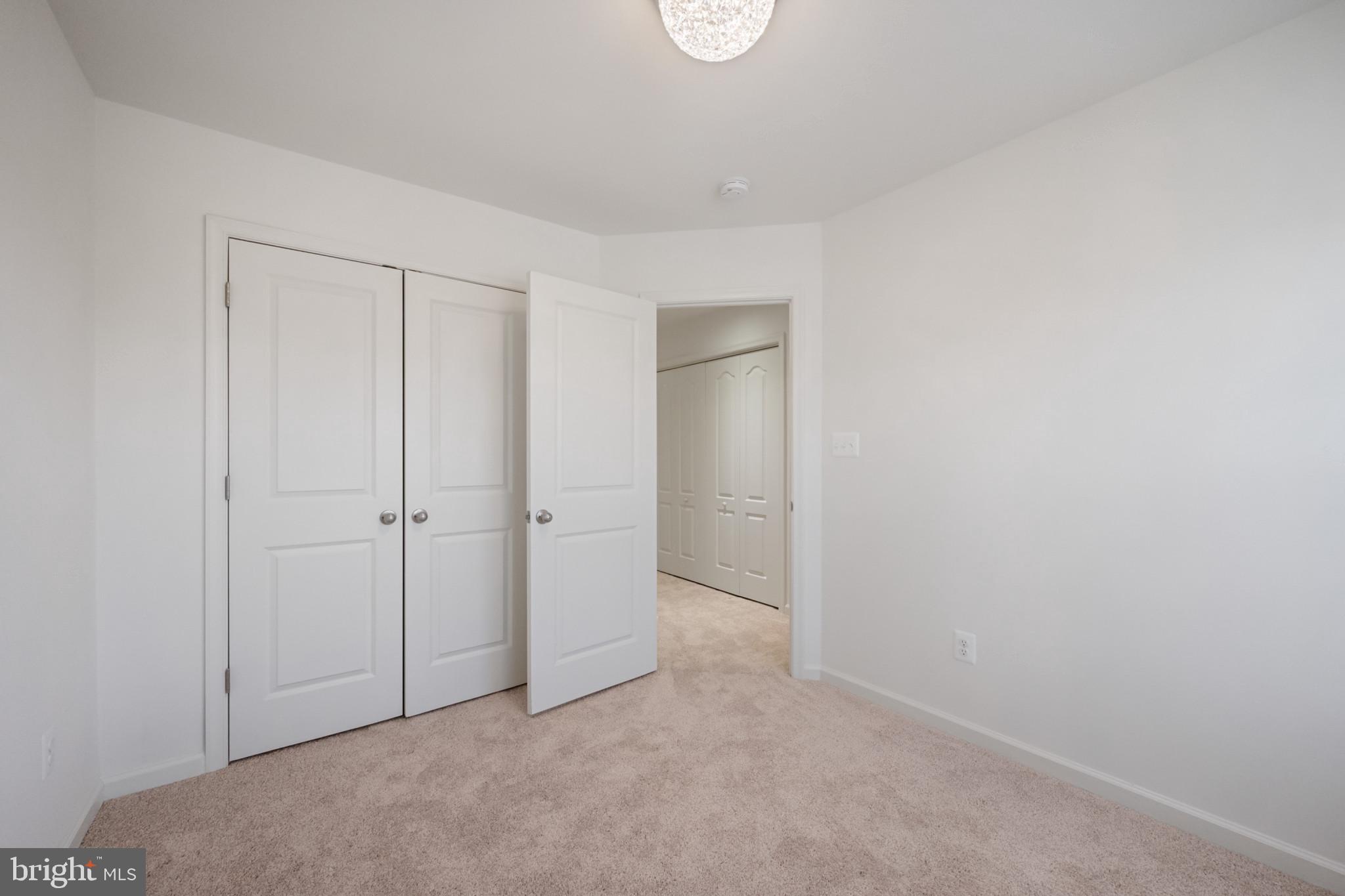 WHISPERING PINES - Residential