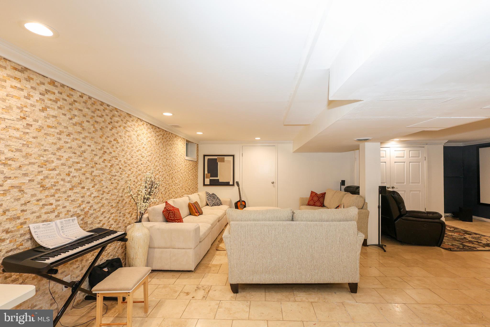 ITHAN MILLS - Residential