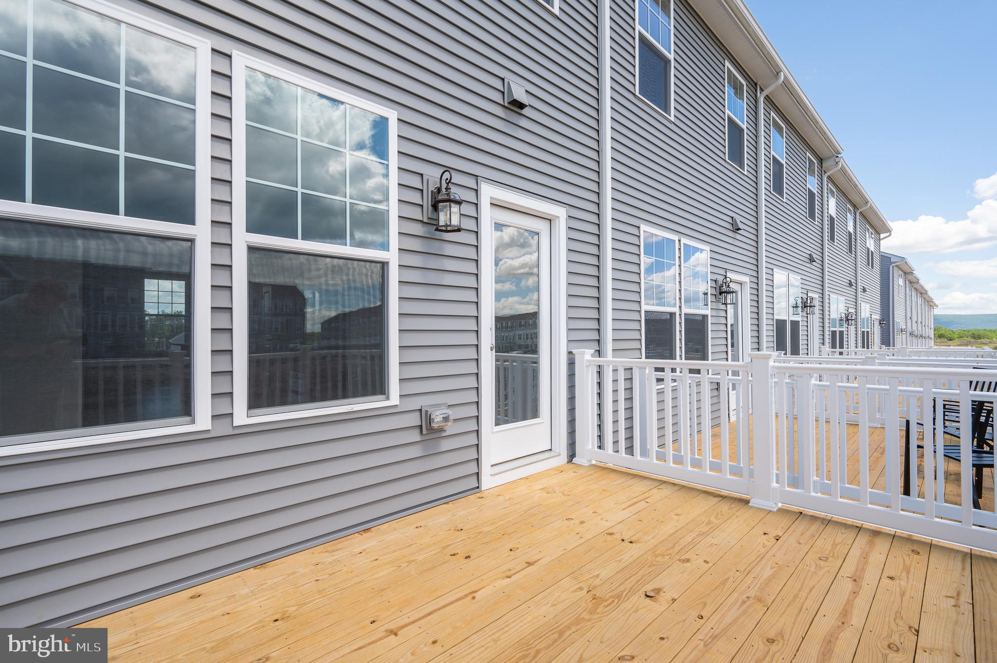 PRESIDENTS POINTE - Residential Lease