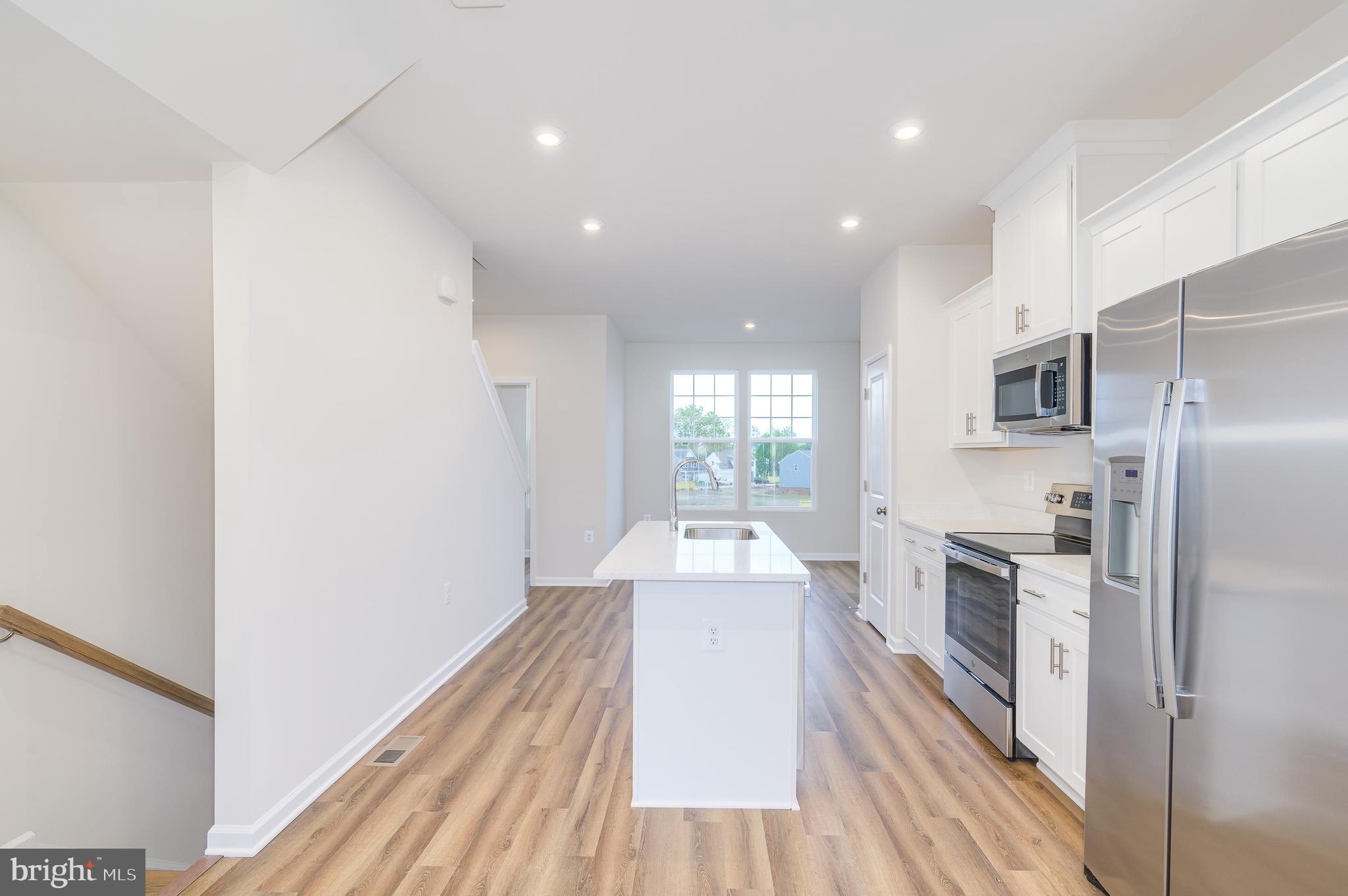 PRESIDENTS POINTE - Residential Lease