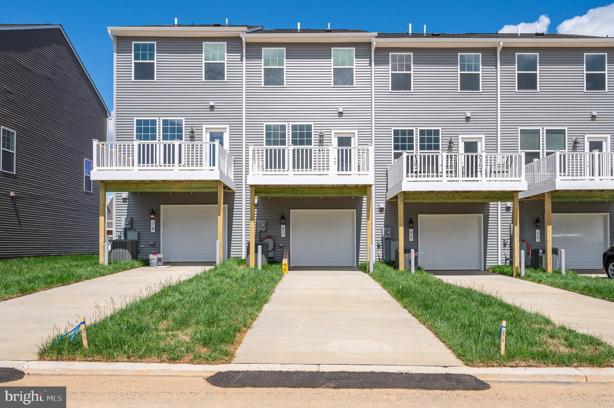 PRESIDENTS POINTE - Residential Lease