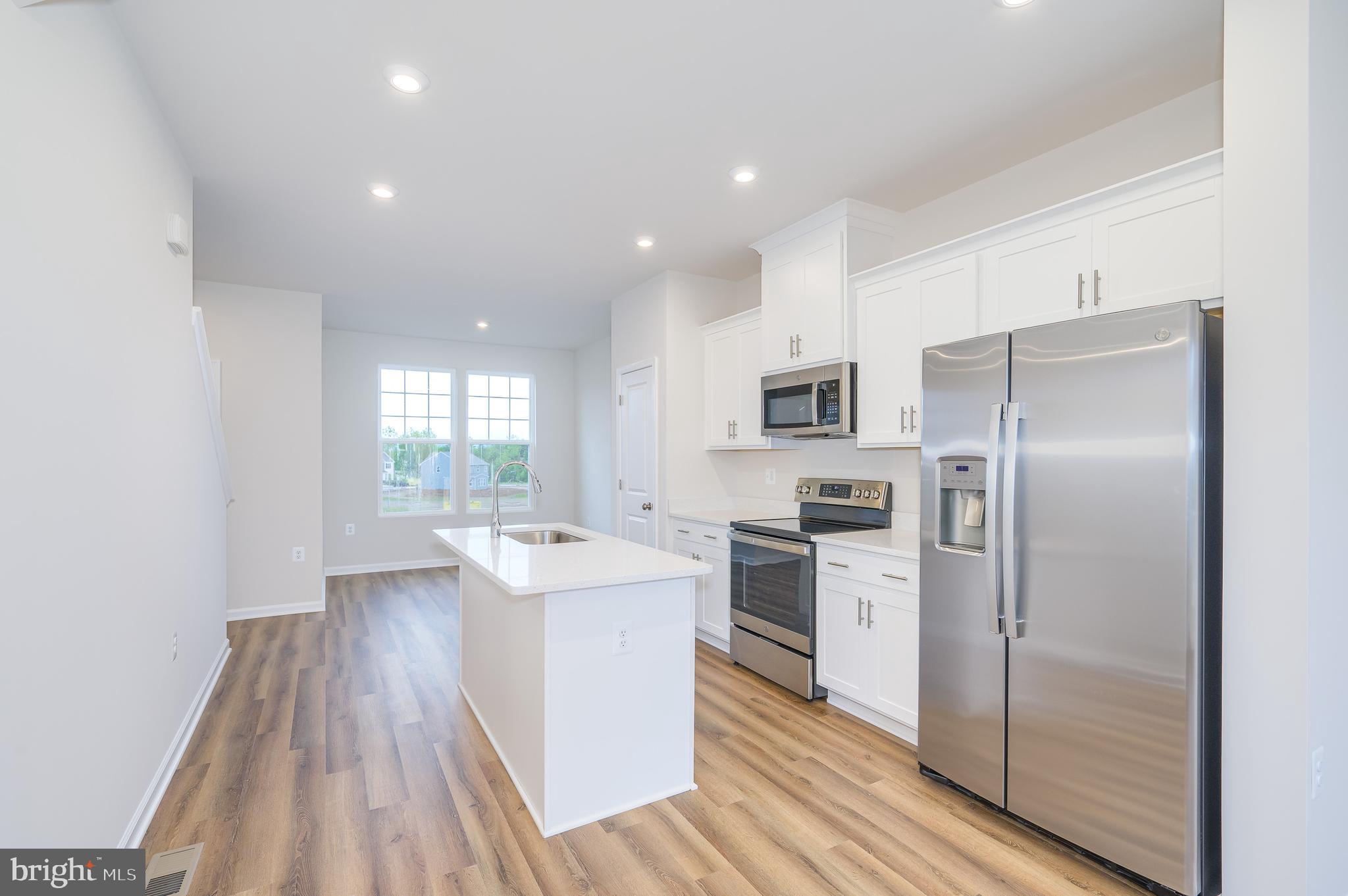 PRESIDENTS POINTE - Residential Lease