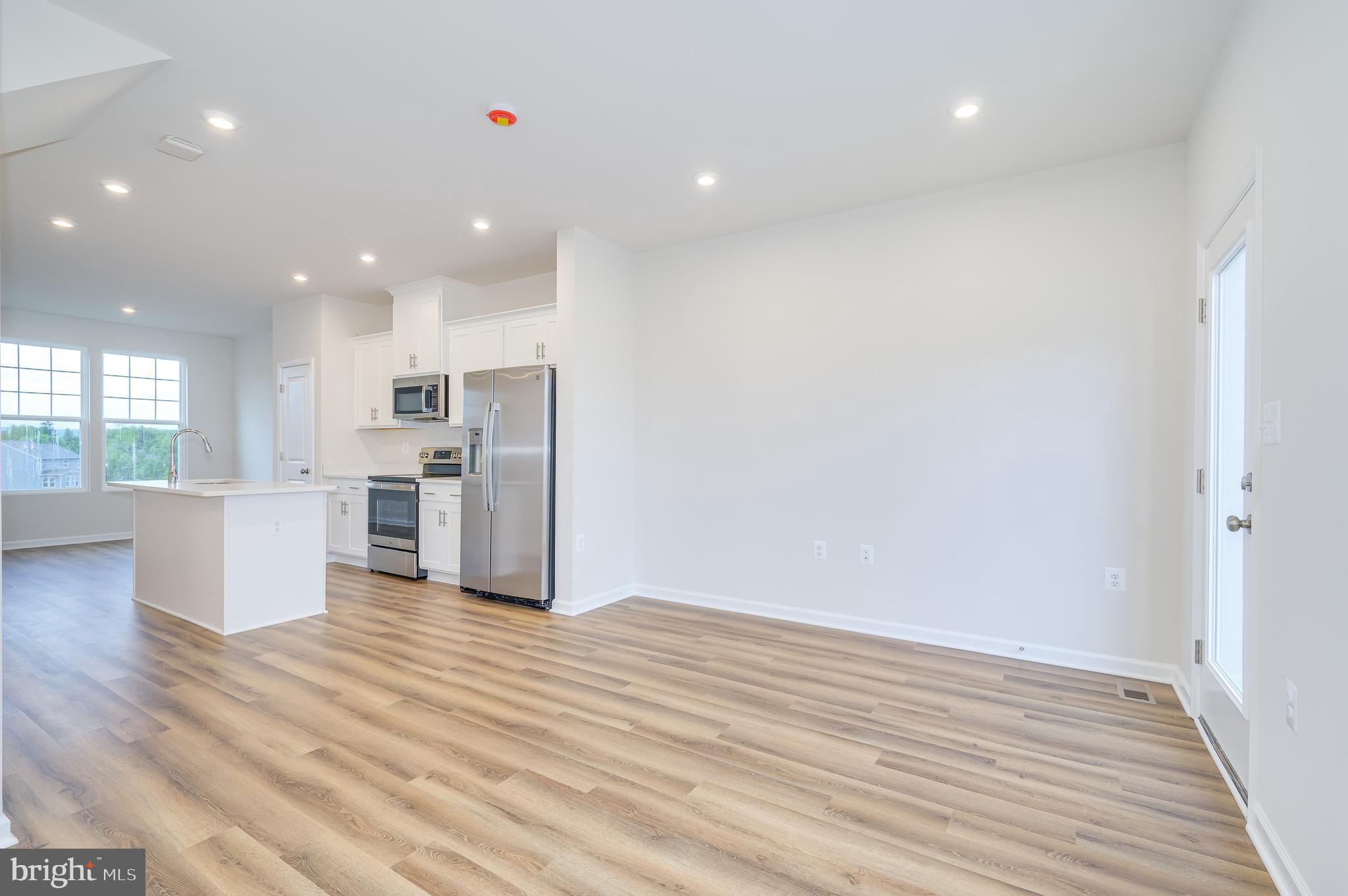 PRESIDENTS POINTE - Residential Lease