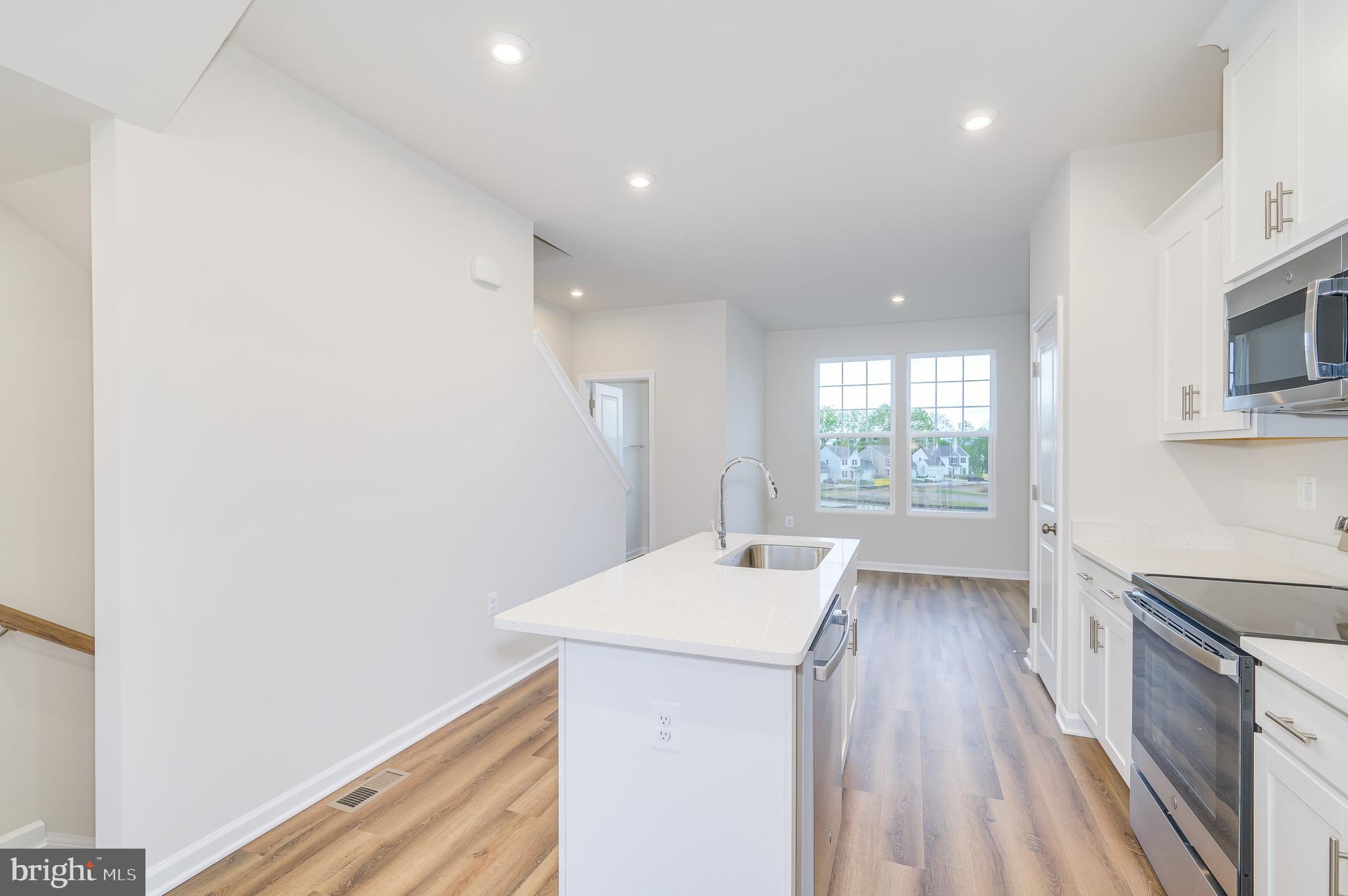 PRESIDENTS POINTE - Residential Lease