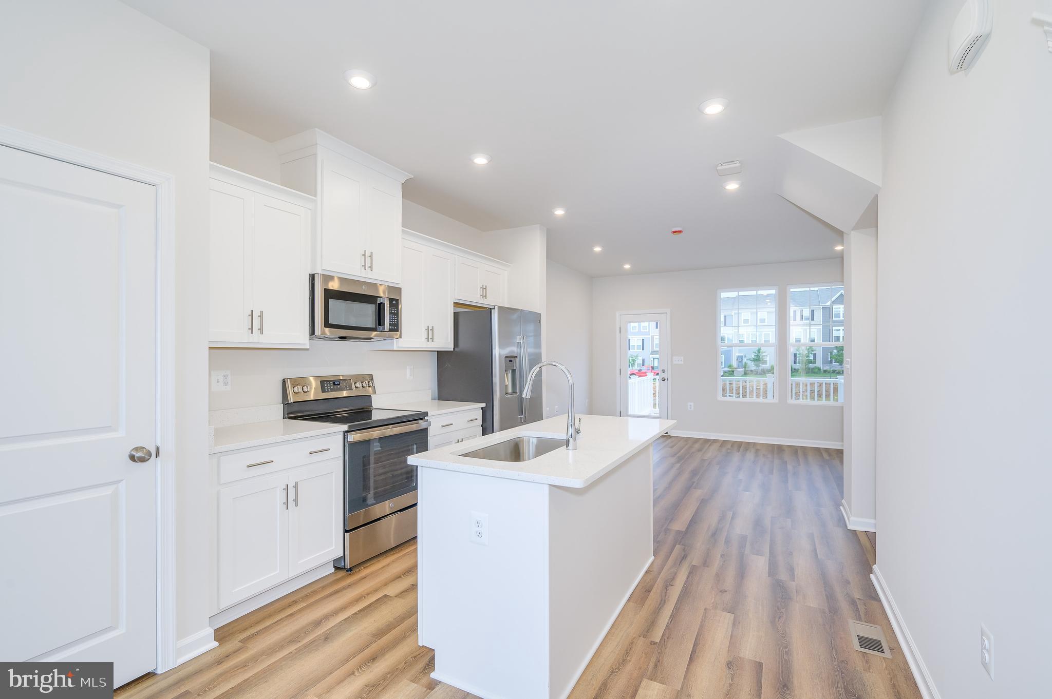 PRESIDENTS POINTE - Residential Lease