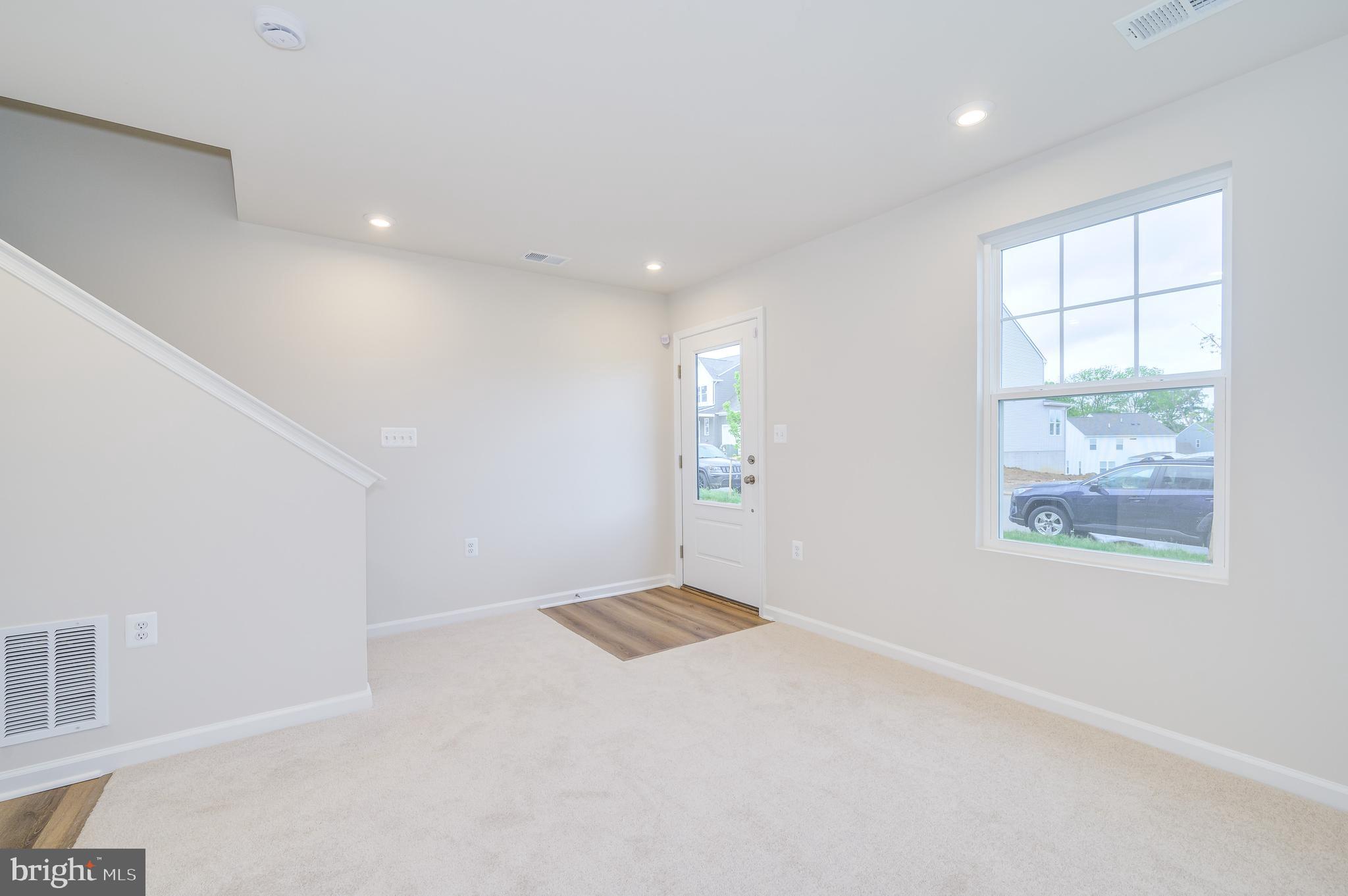 PRESIDENTS POINTE - Residential Lease