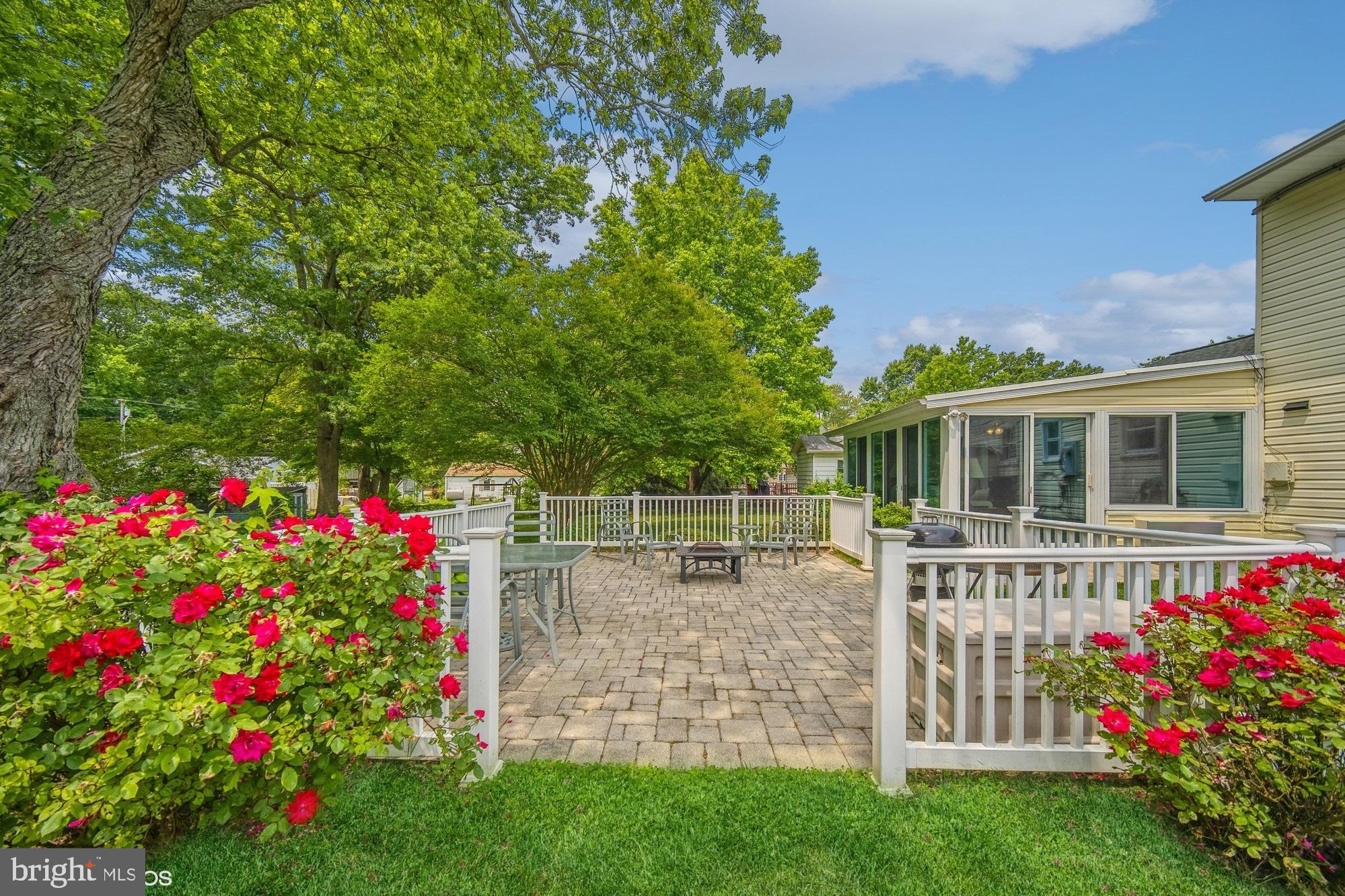 HOLLY HILL HARBOR - Residential