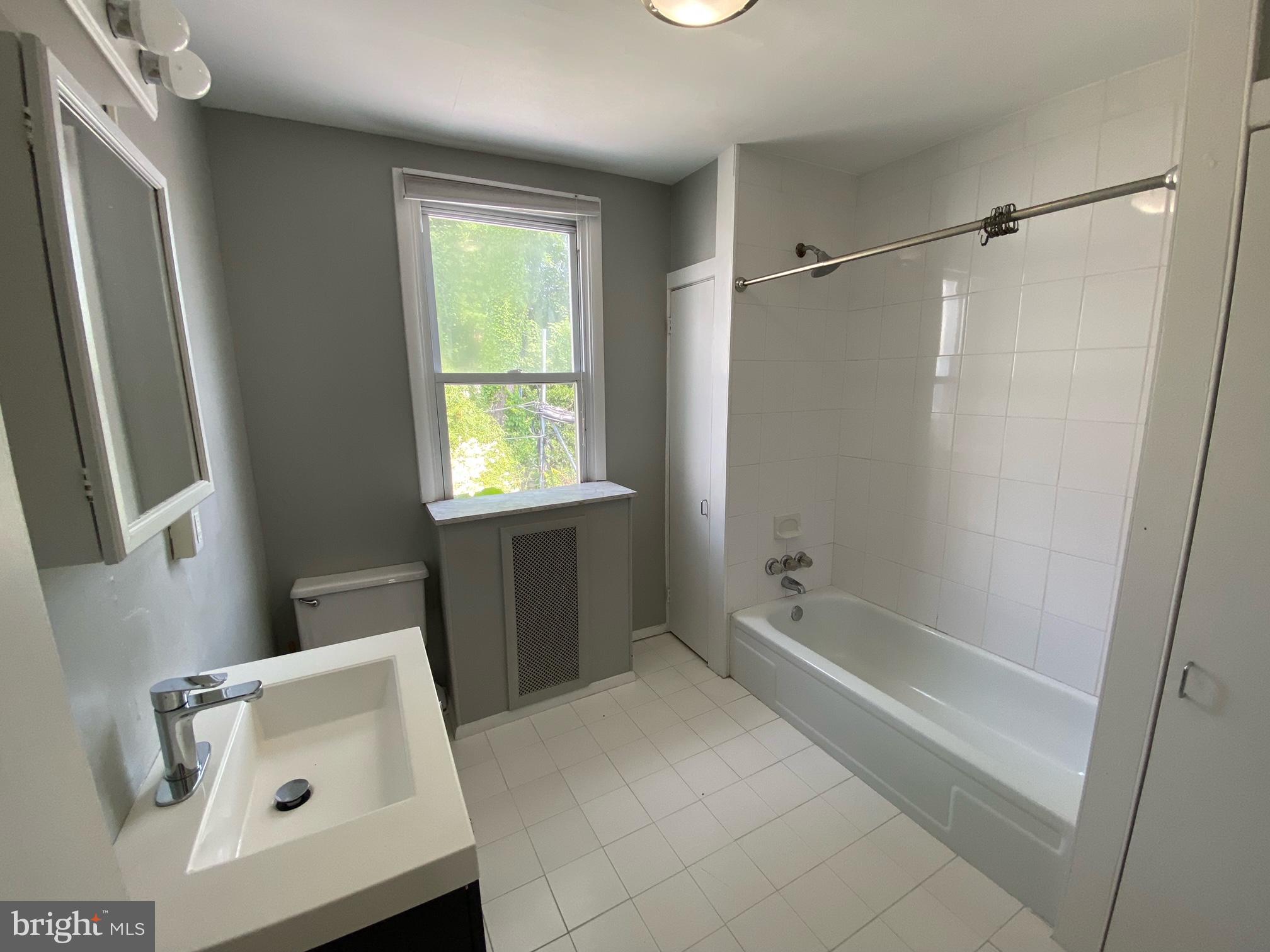FAIRMOUNT - Residential Lease