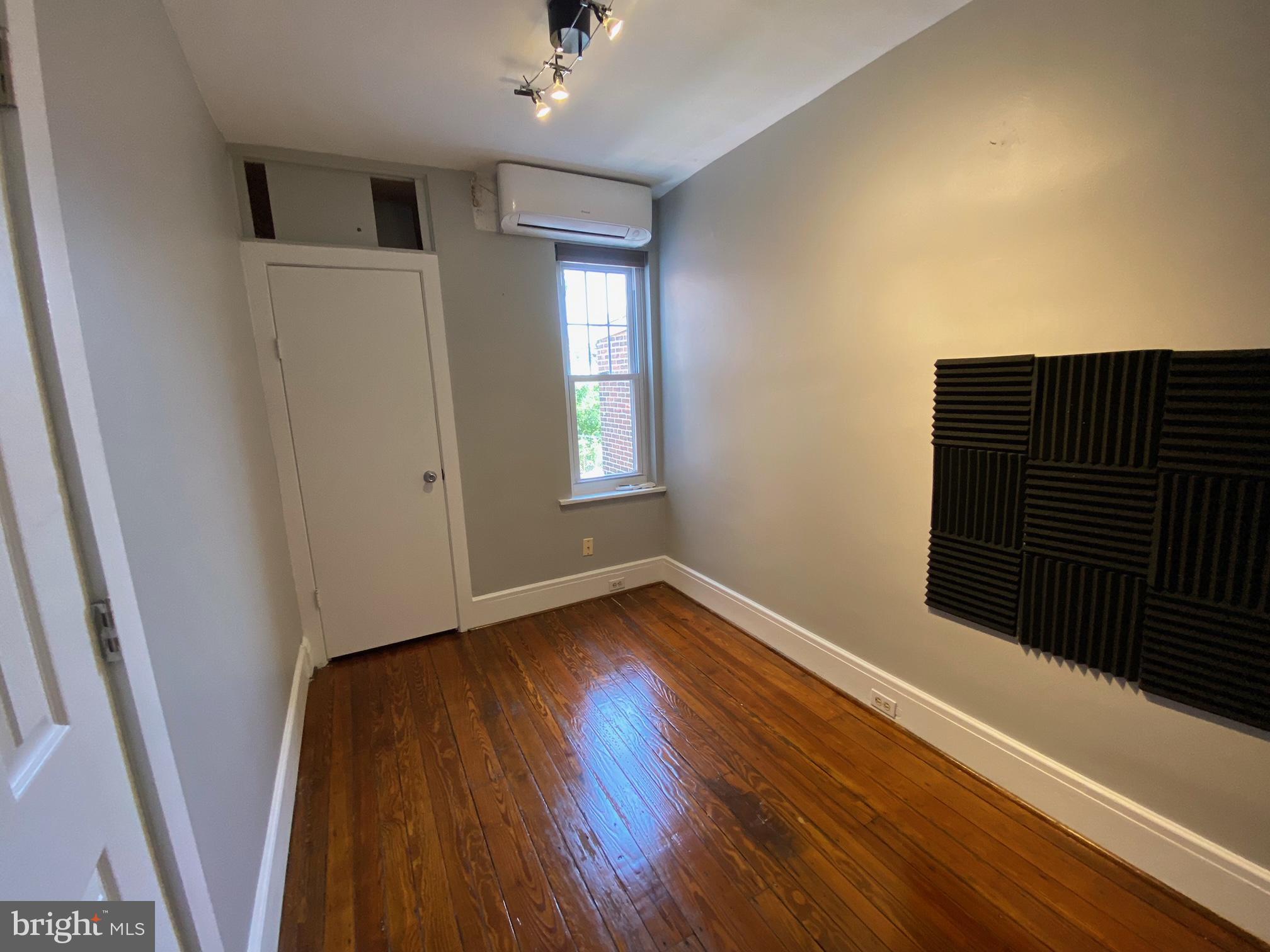 FAIRMOUNT - Residential Lease
