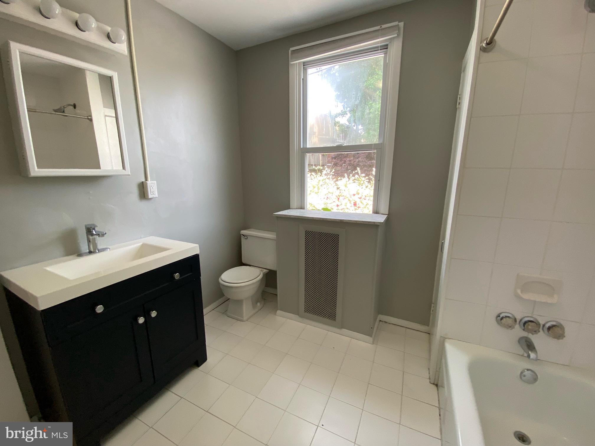 FAIRMOUNT - Residential Lease