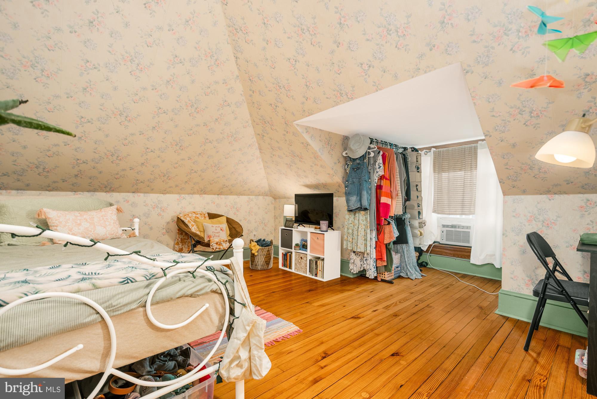 MOUNTAIN LAKE PARK - Residential