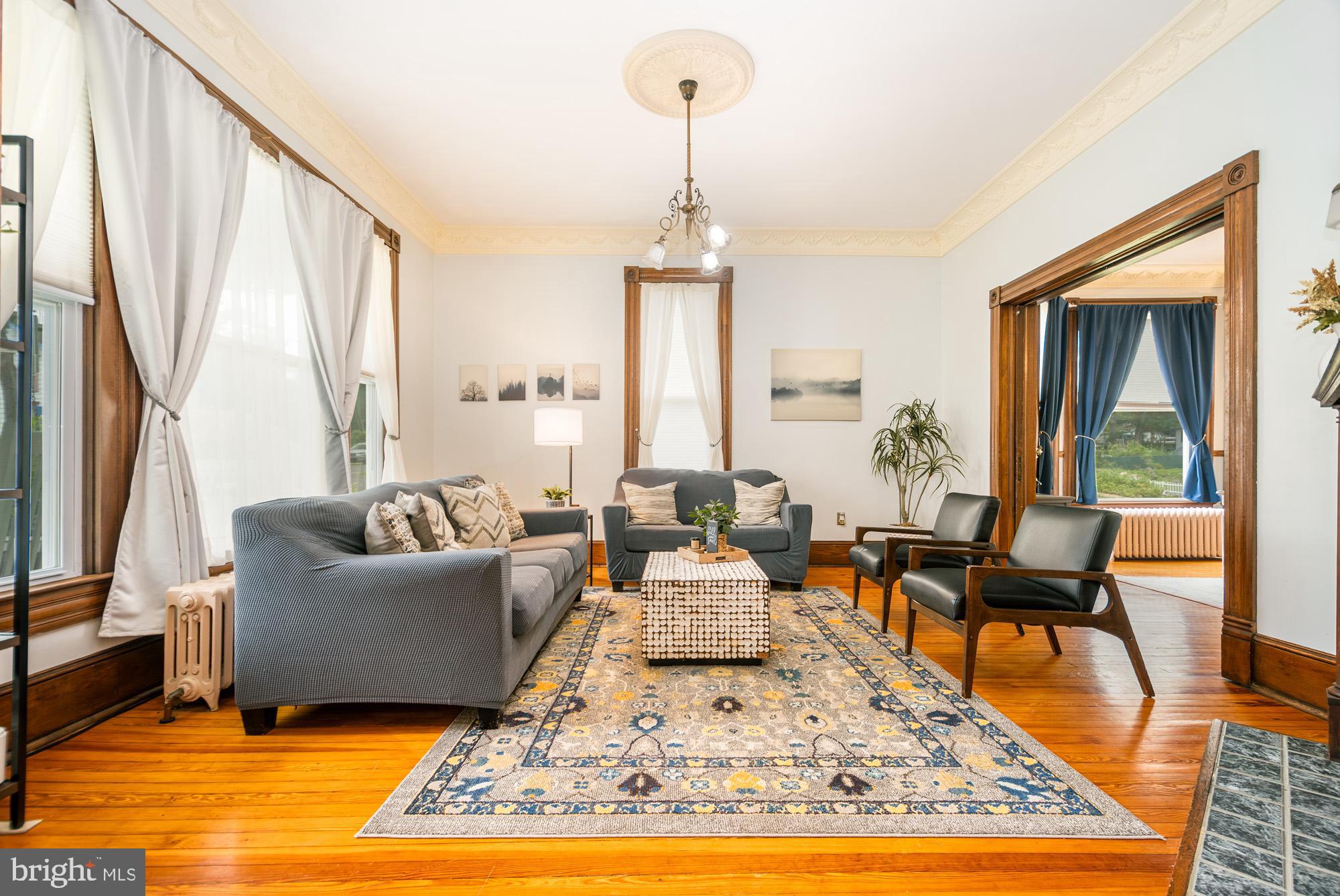 MOUNTAIN LAKE PARK - Residential