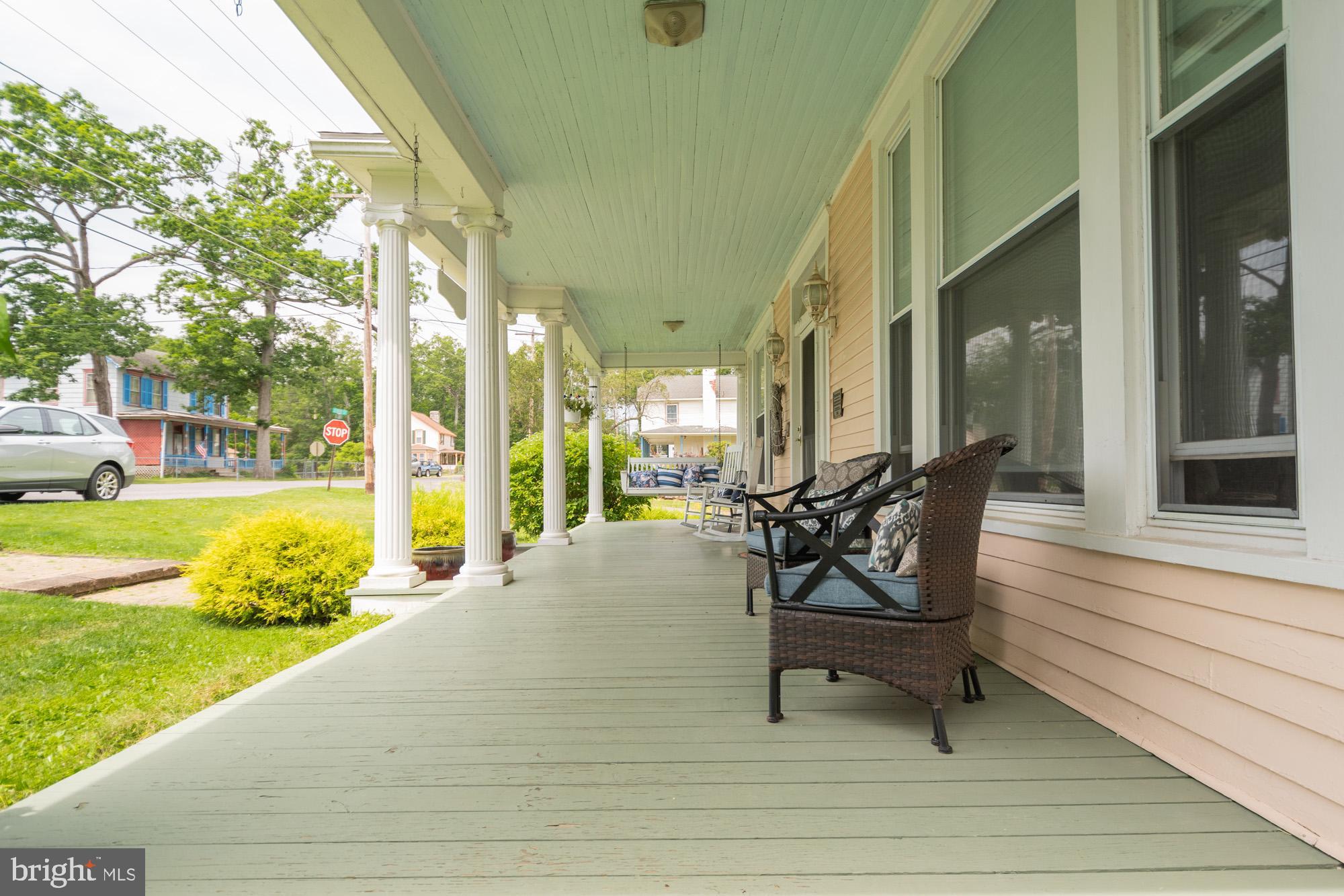 MOUNTAIN LAKE PARK - Residential