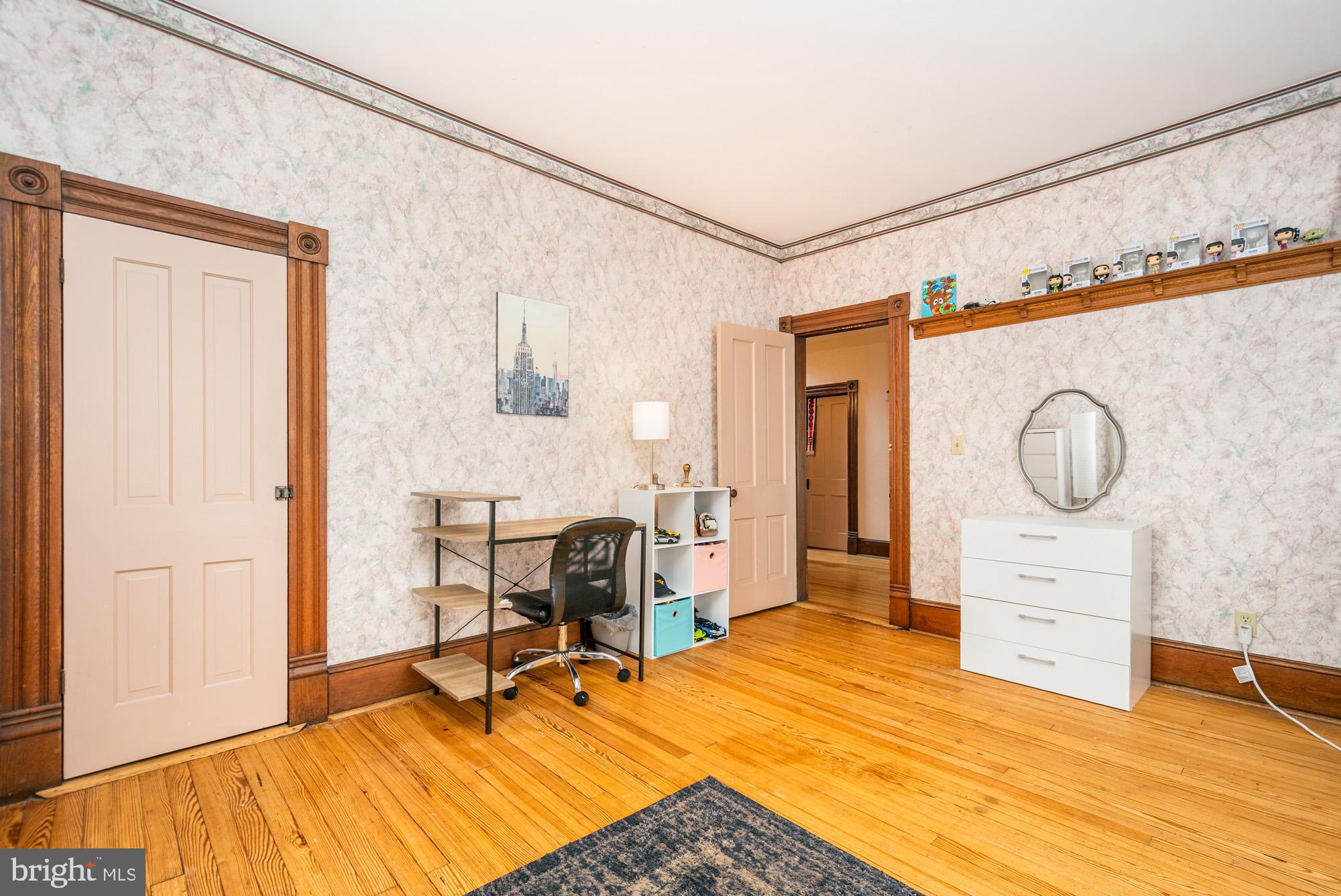 MOUNTAIN LAKE PARK - Residential