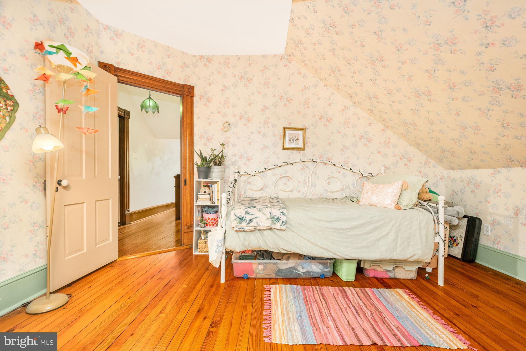 MOUNTAIN LAKE PARK - Residential