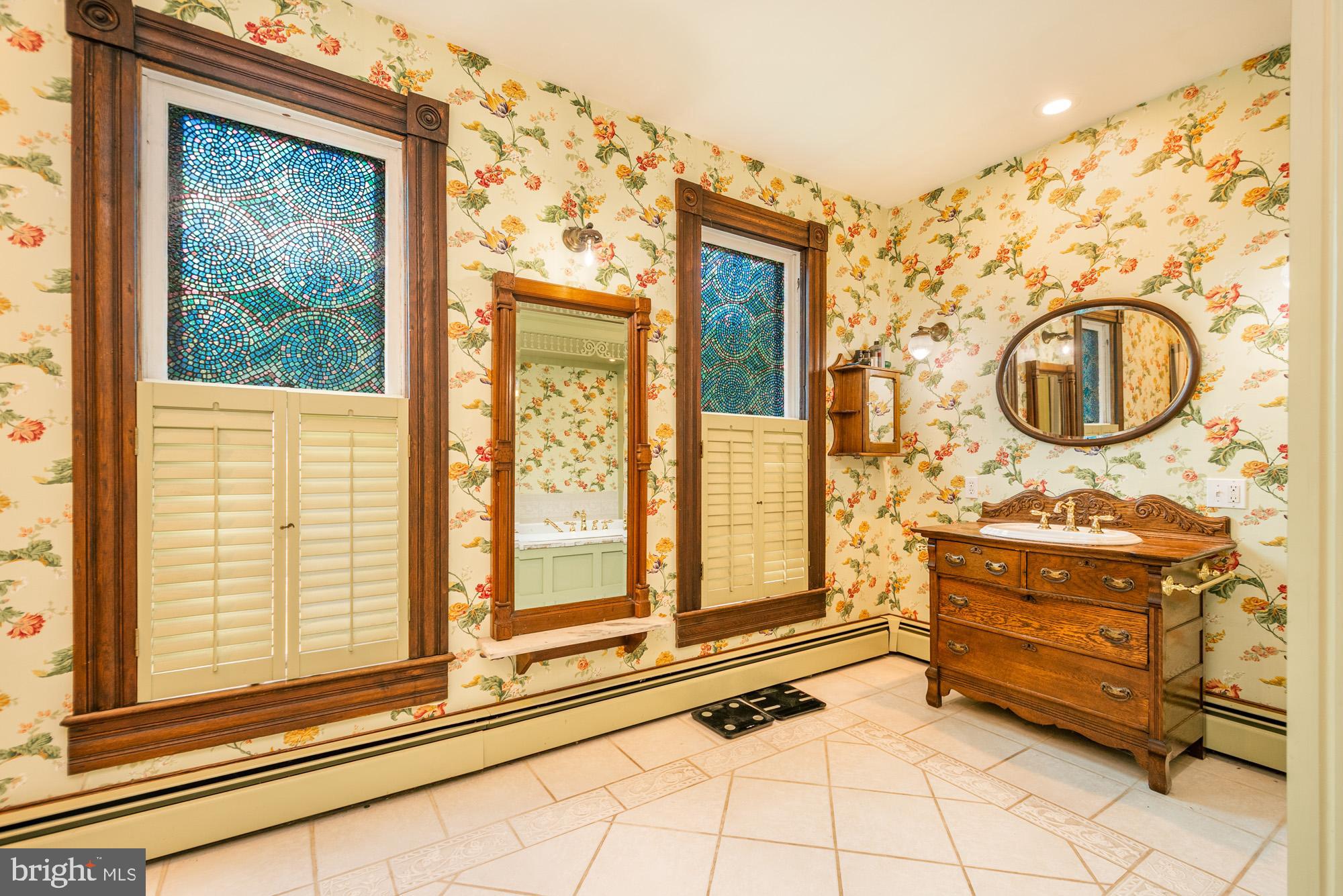 MOUNTAIN LAKE PARK - Residential