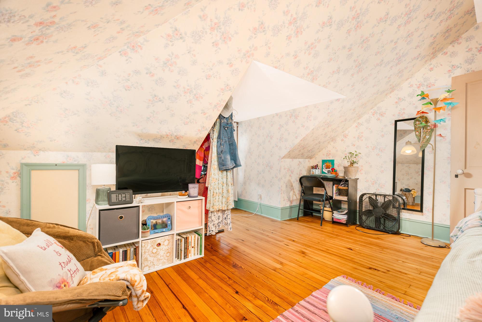 MOUNTAIN LAKE PARK - Residential