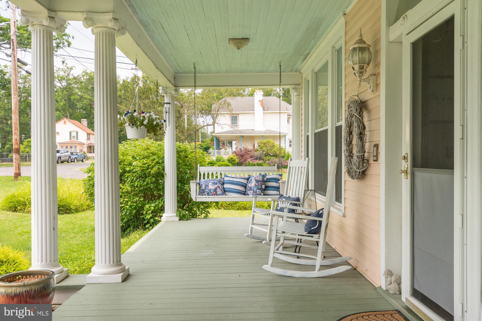 MOUNTAIN LAKE PARK - Residential