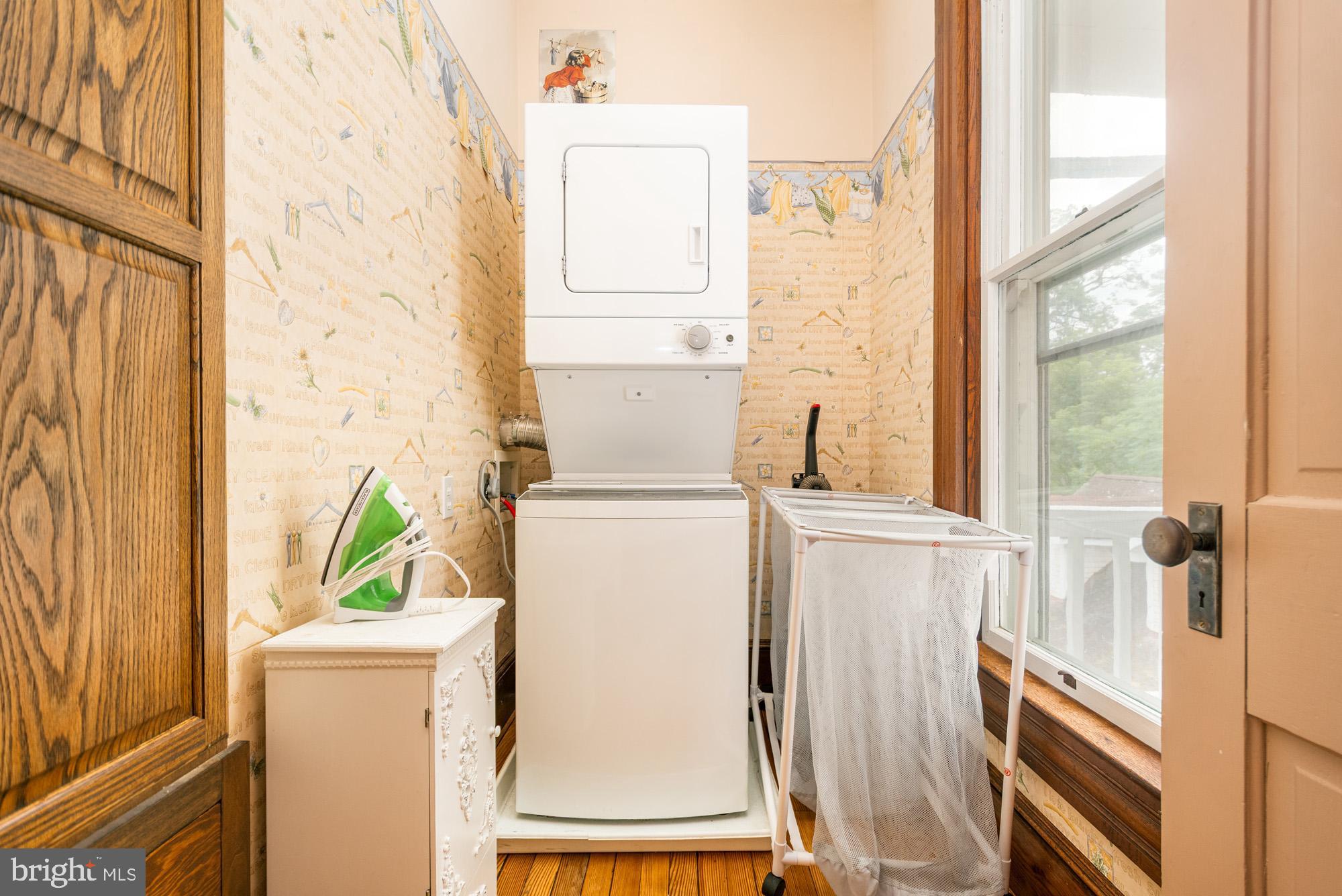 MOUNTAIN LAKE PARK - Residential