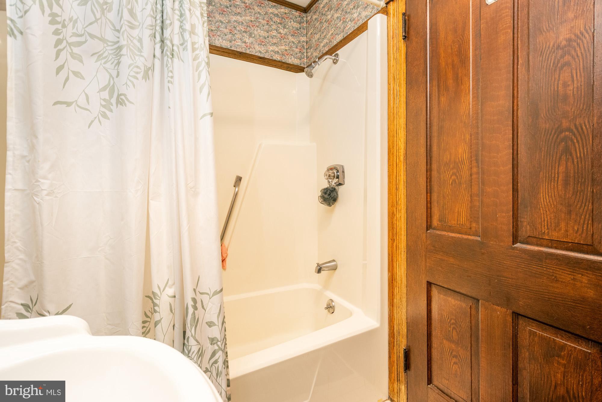 MOUNTAIN LAKE PARK - Residential