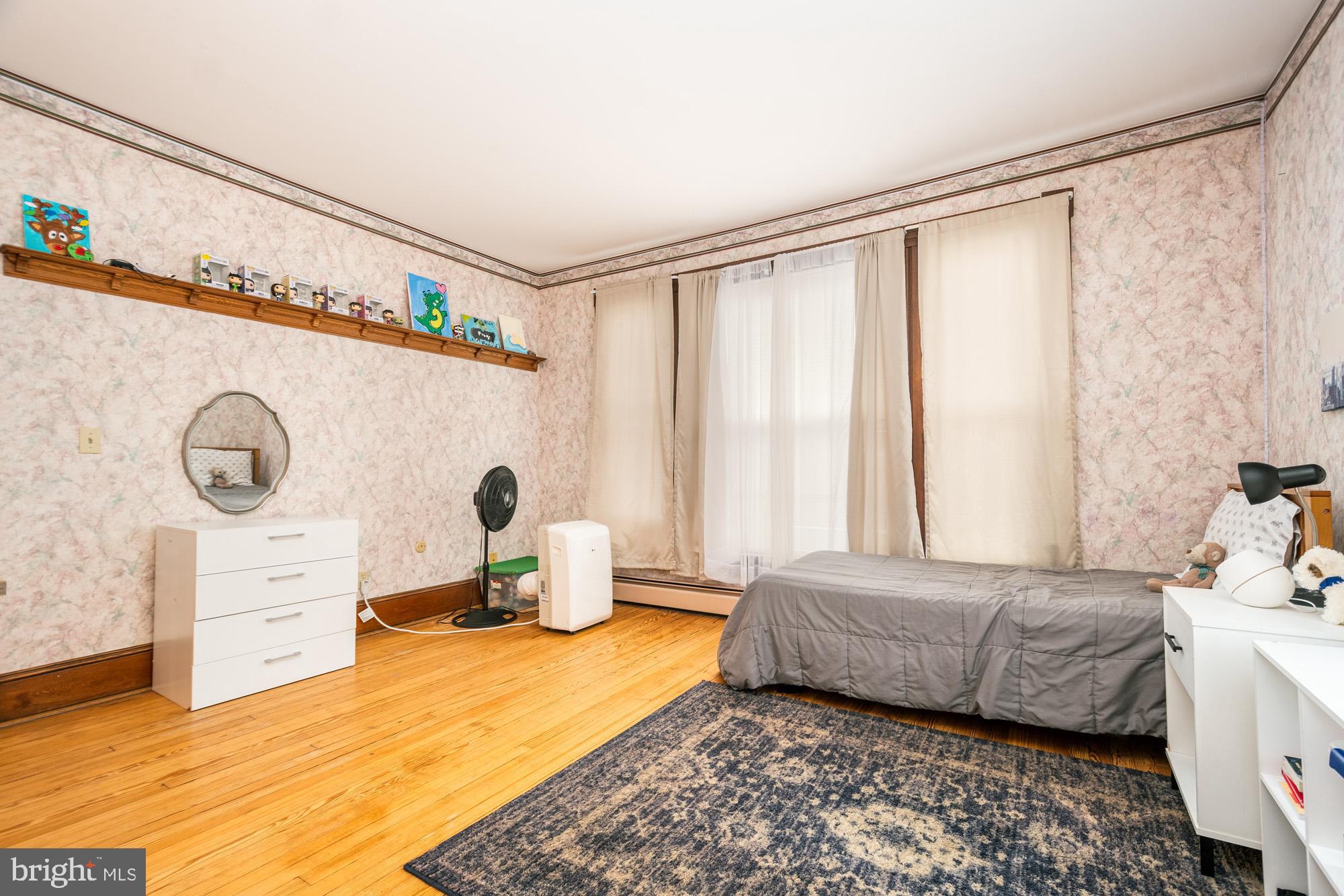 MOUNTAIN LAKE PARK - Residential