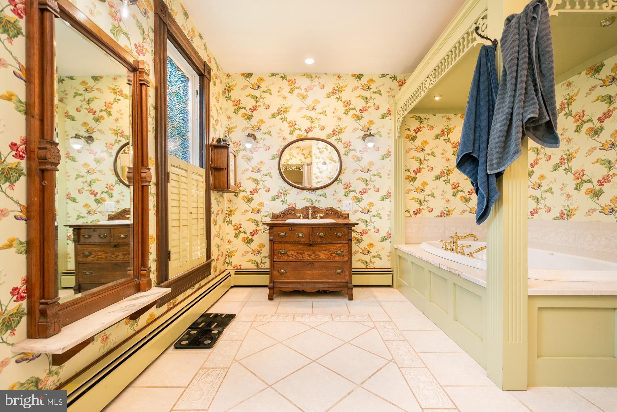 MOUNTAIN LAKE PARK - Residential