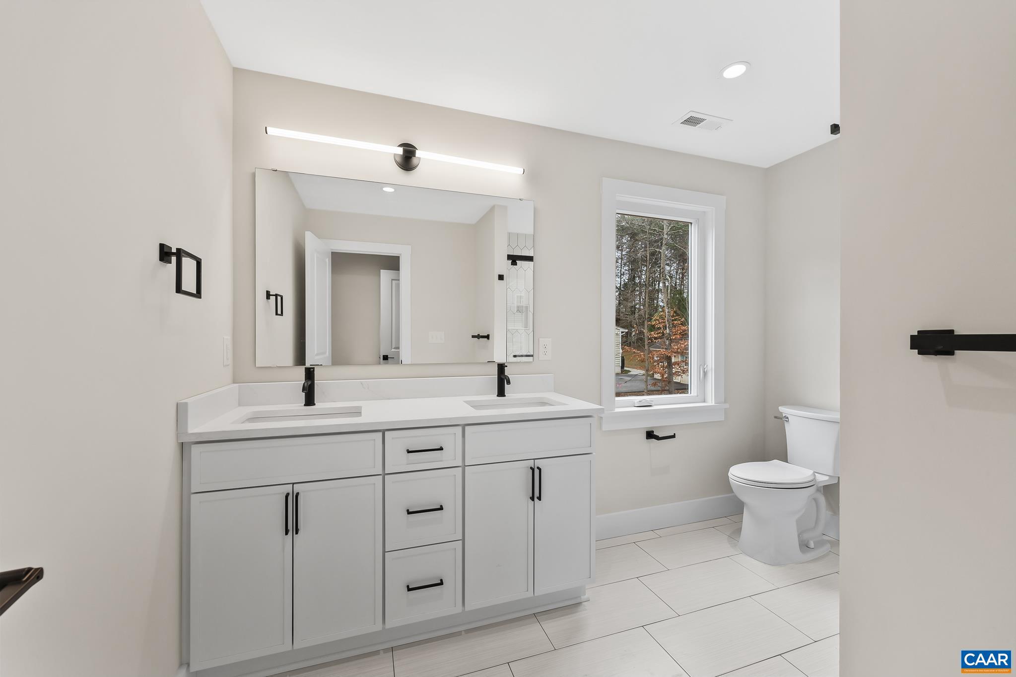 LAKE MONTICELLO - Residential