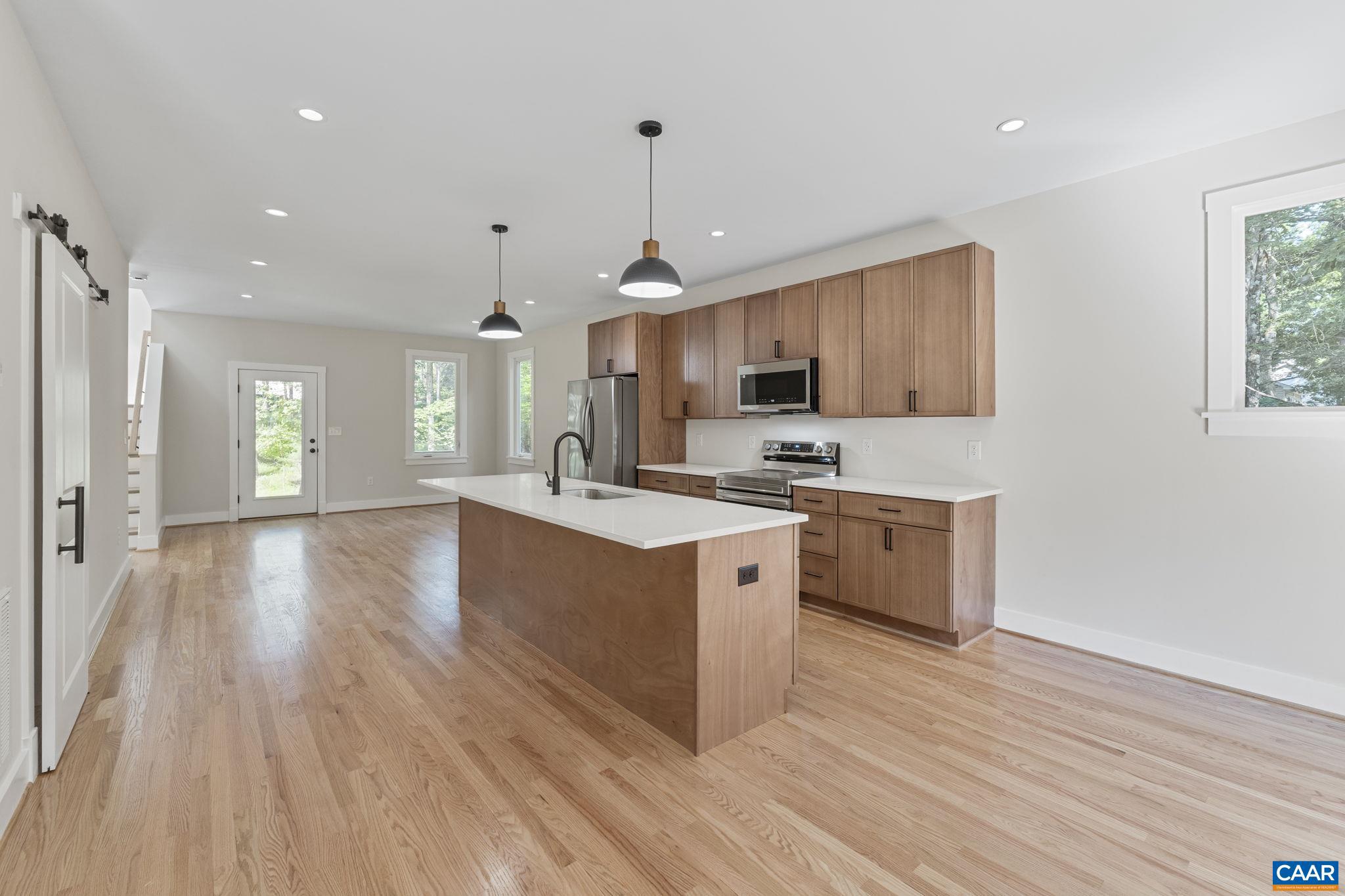 LAKE MONTICELLO - Residential