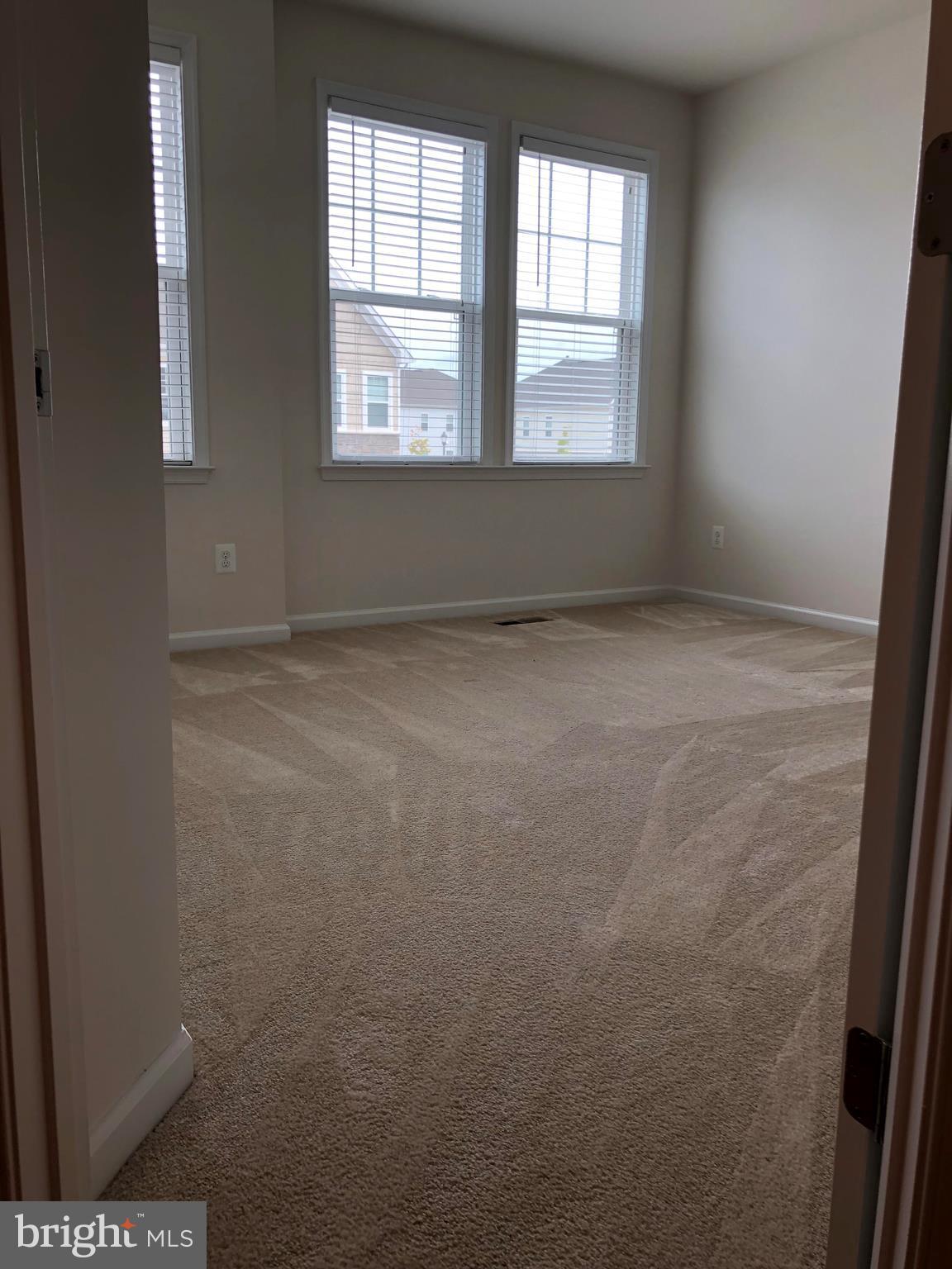 BRAMBLETON LANDBAY 3 - Residential Lease