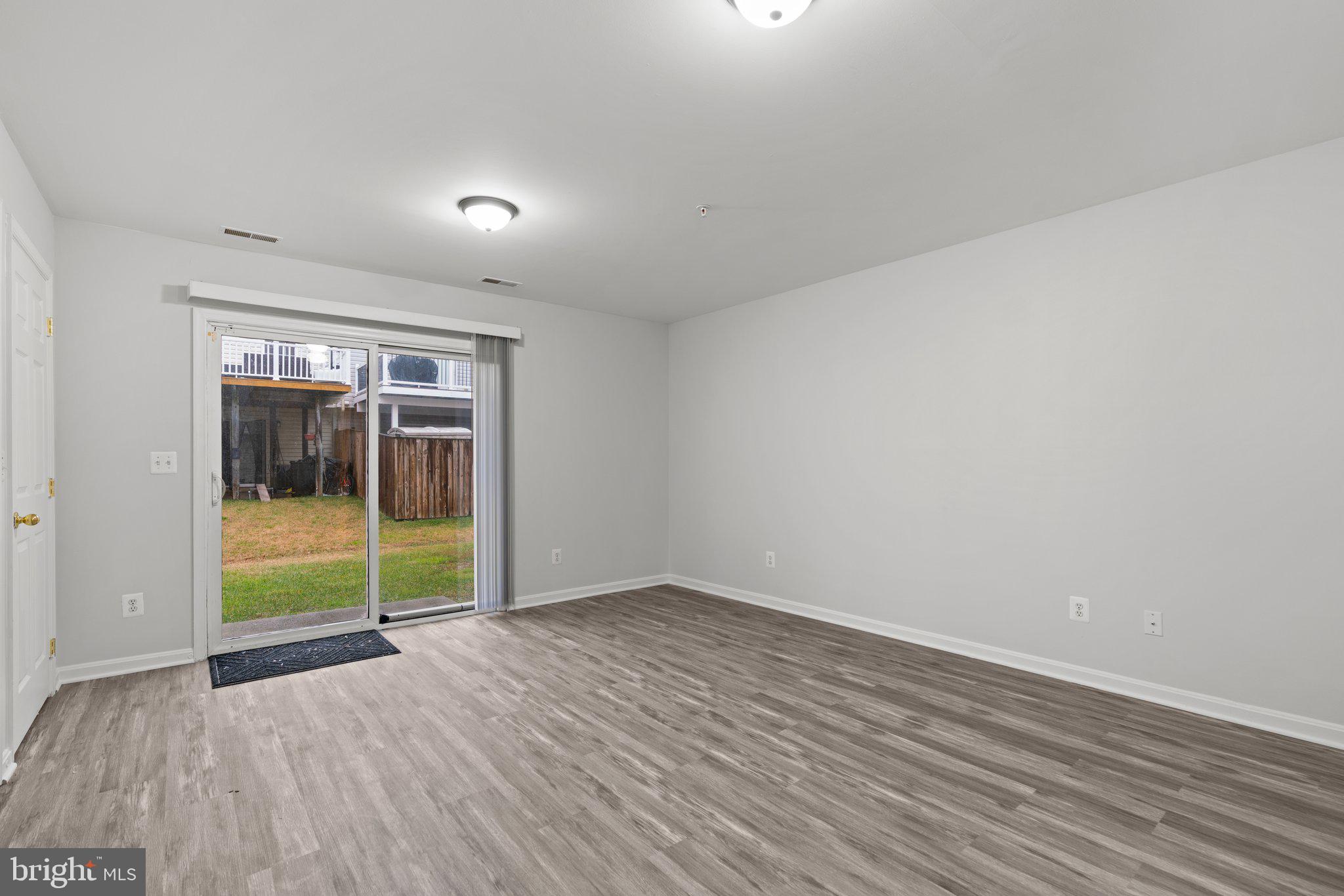 CARROLLWOOD MANOR - Residential