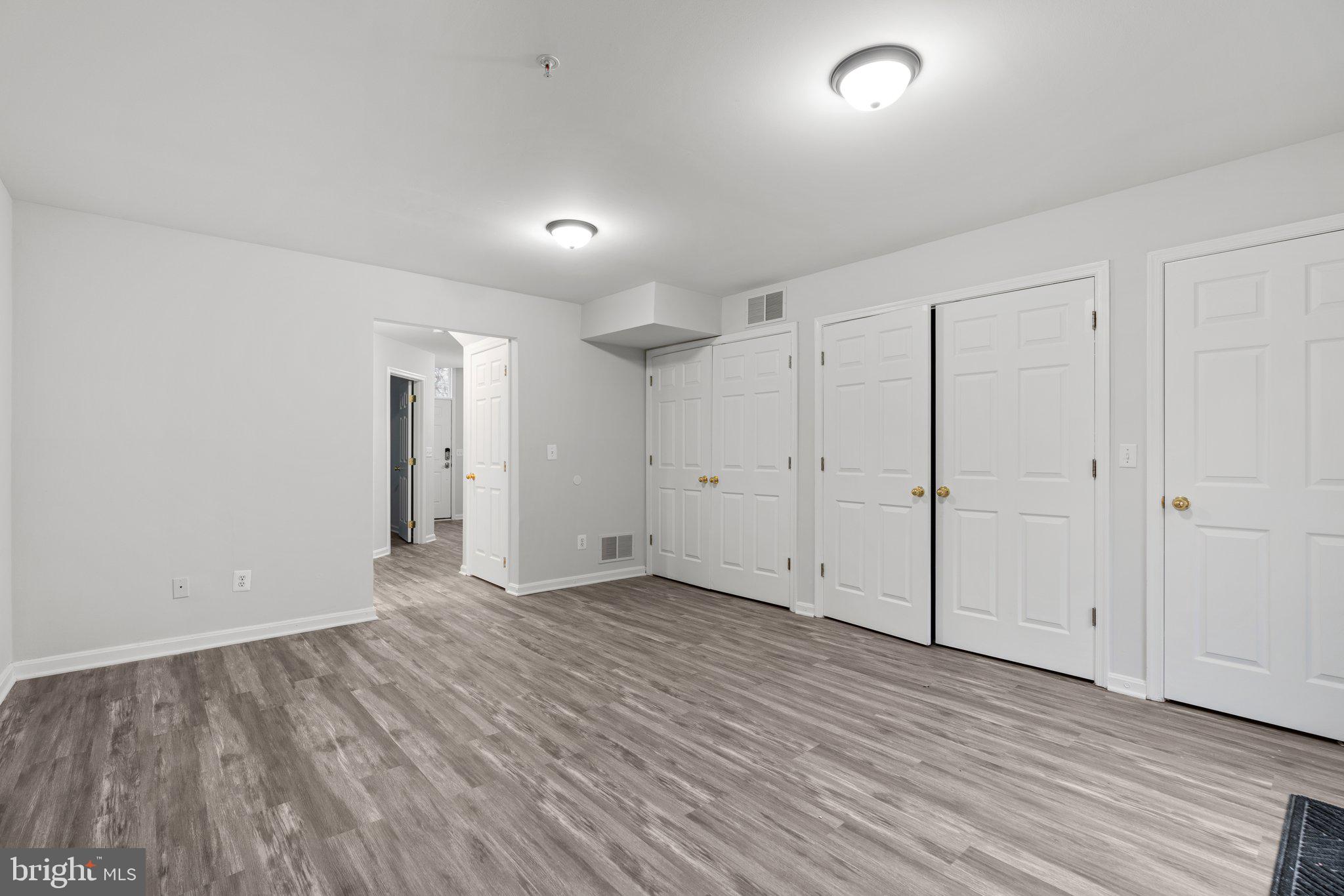 CARROLLWOOD MANOR - Residential