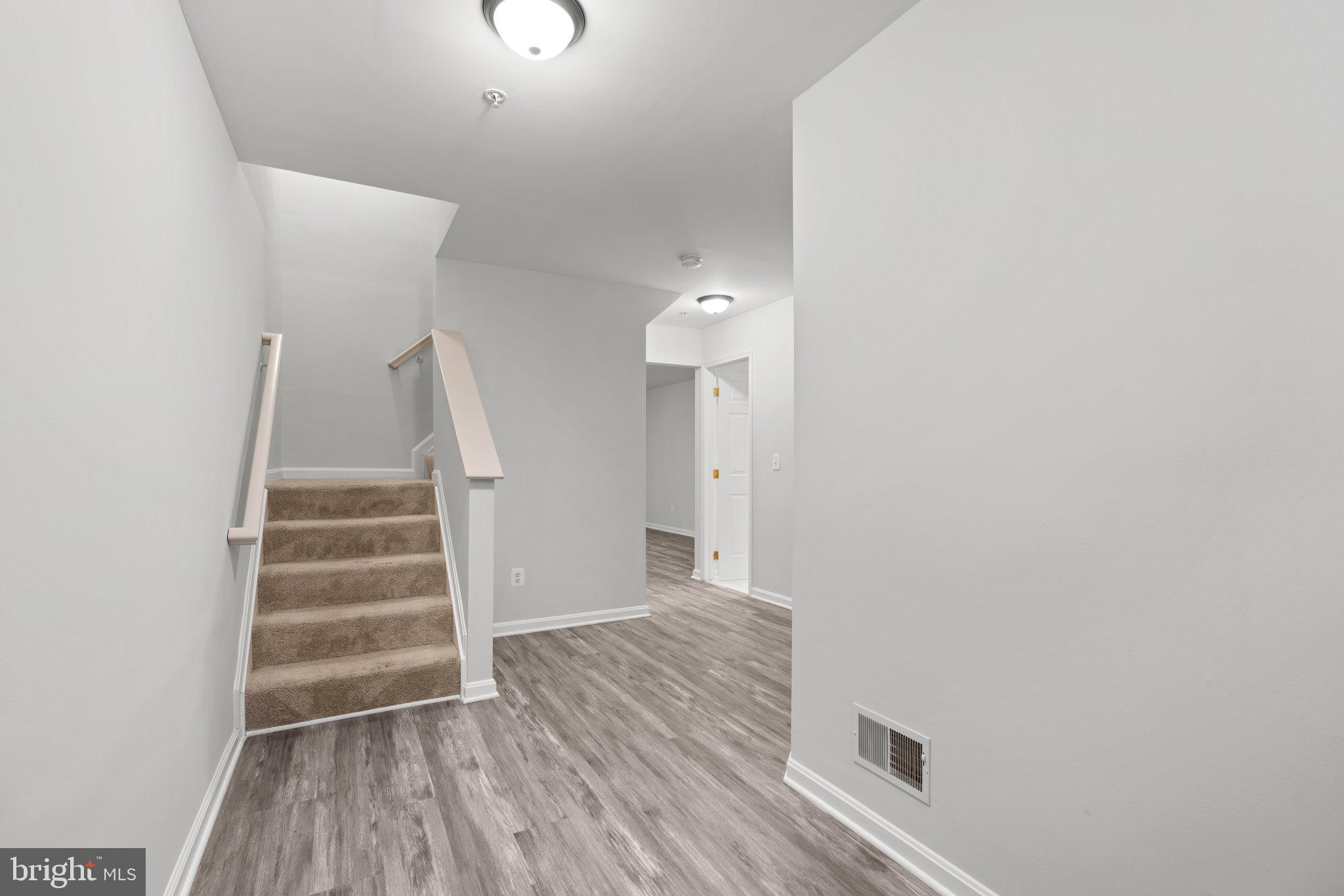 CARROLLWOOD MANOR - Residential