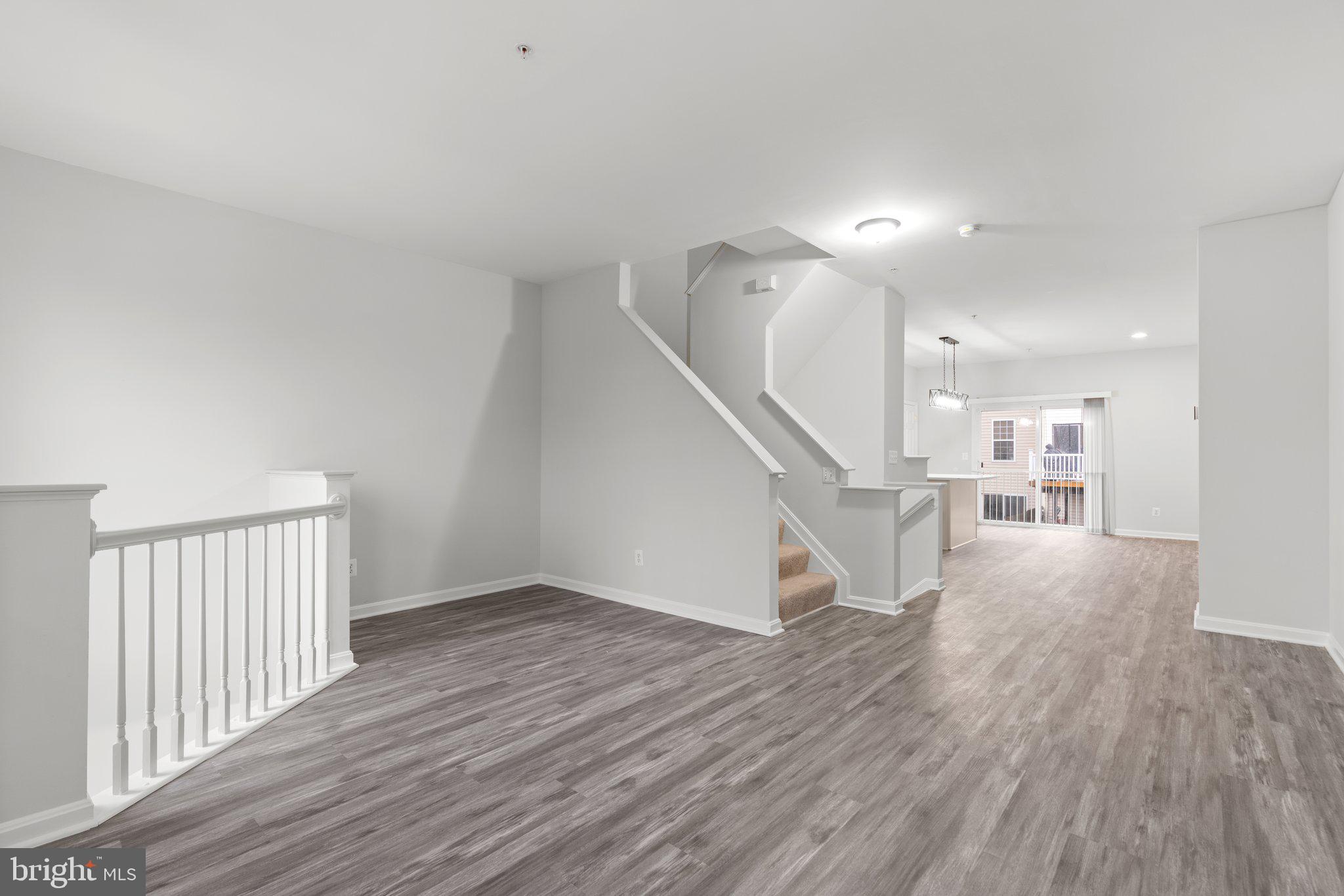 CARROLLWOOD MANOR - Residential