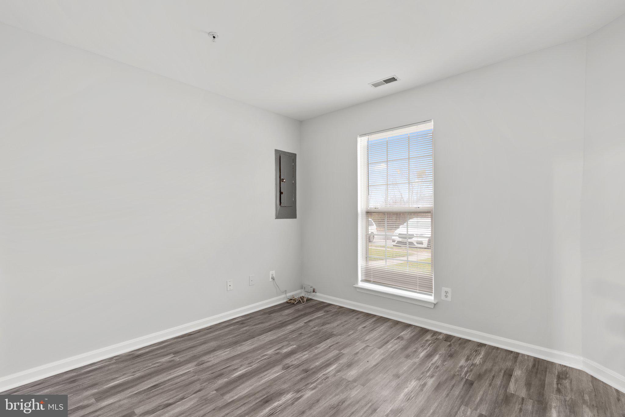 CARROLLWOOD MANOR - Residential