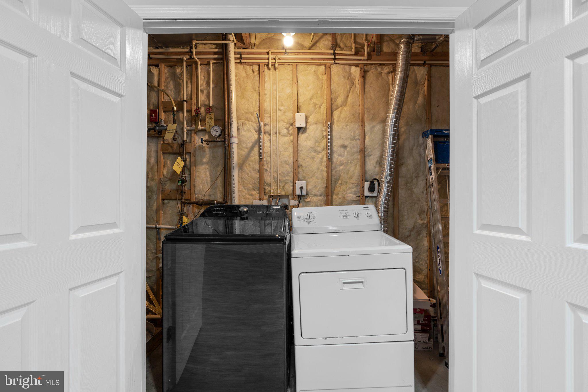 CARROLLWOOD MANOR - Residential