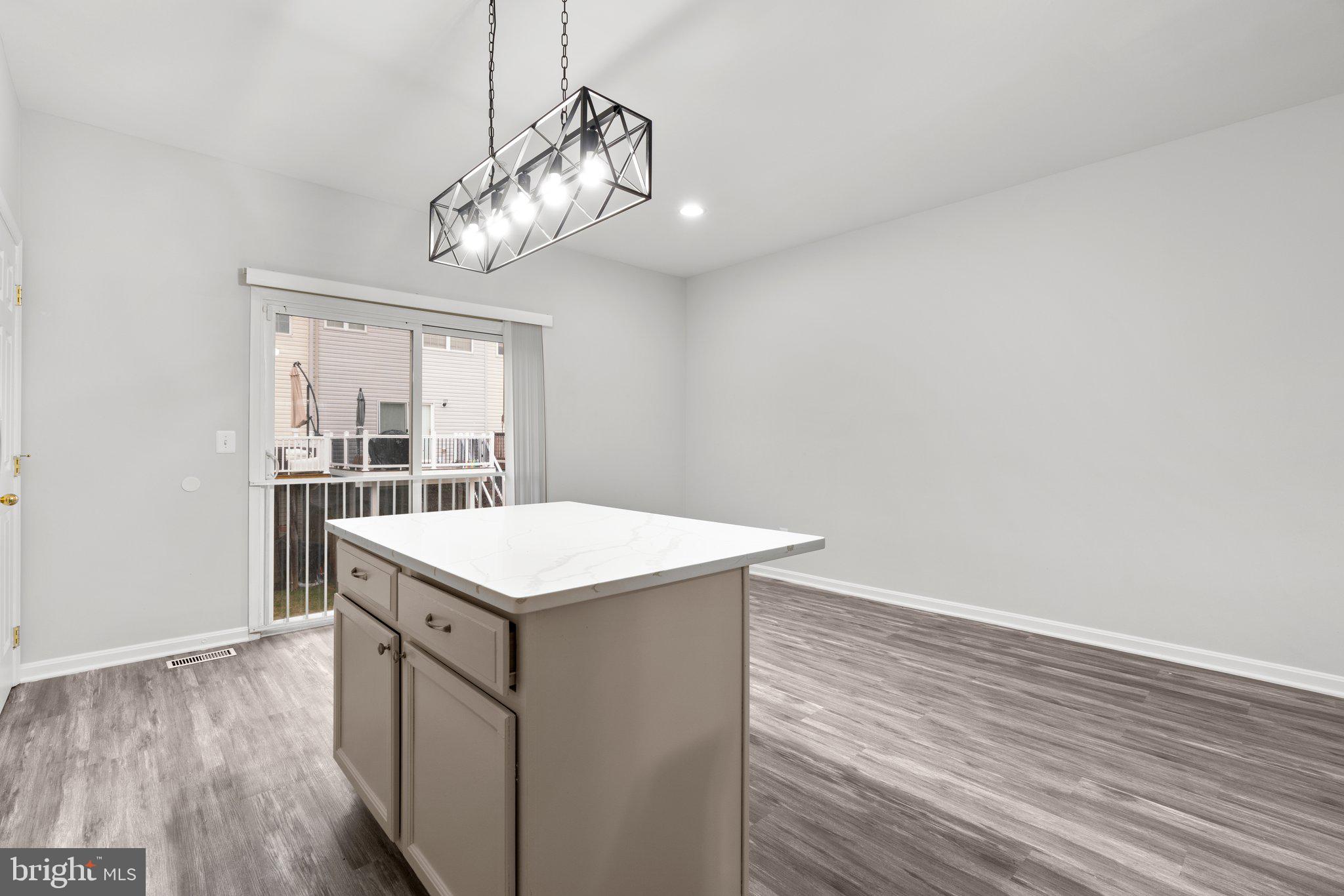 CARROLLWOOD MANOR - Residential