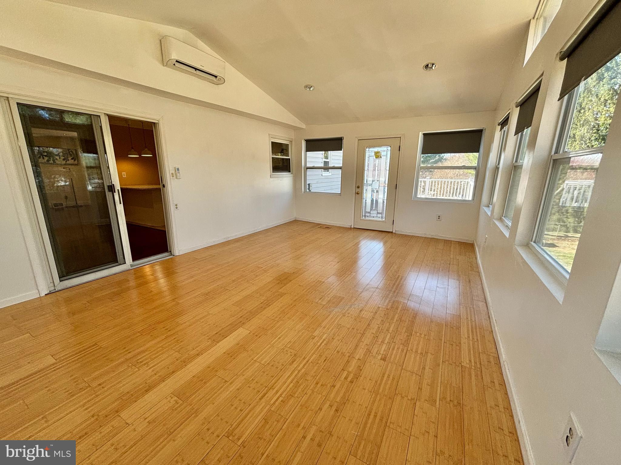 WILLOWBROOK - Residential