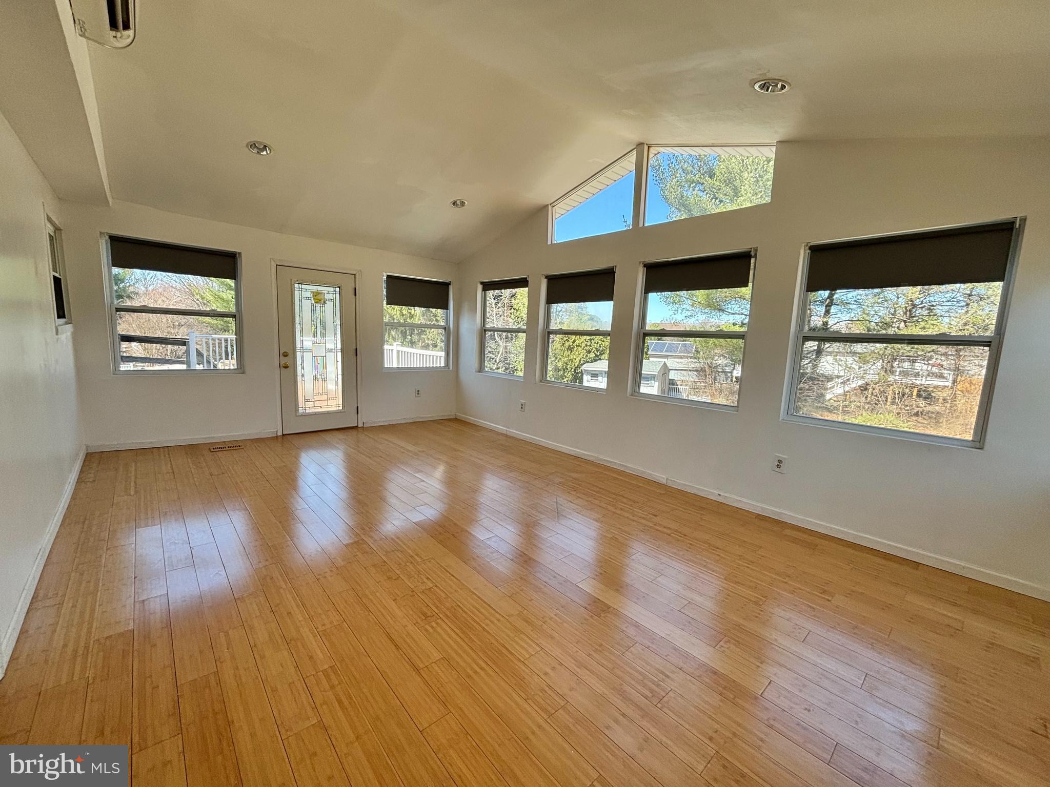 WILLOWBROOK - Residential